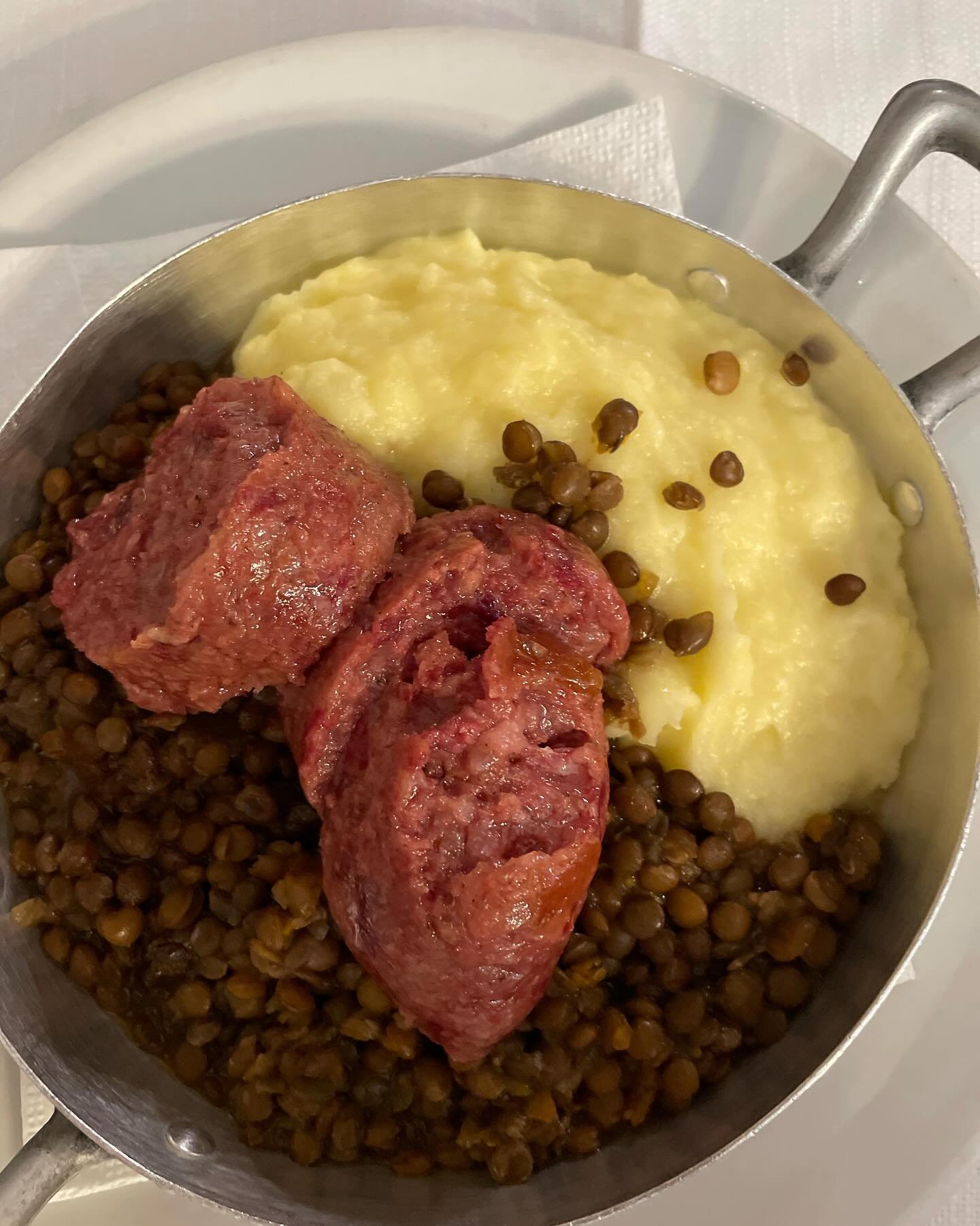 This dish &ldquo;Cotechino pure e lentichie&rdquo; evokes memories of our new Year&rsquo;s dinner coming into 2024 🥲 with @__nick_watts__ @o_f_ficina @hal7474 @michelamarzan Now we are living our new life in Italy eating this same dish, the emotions
