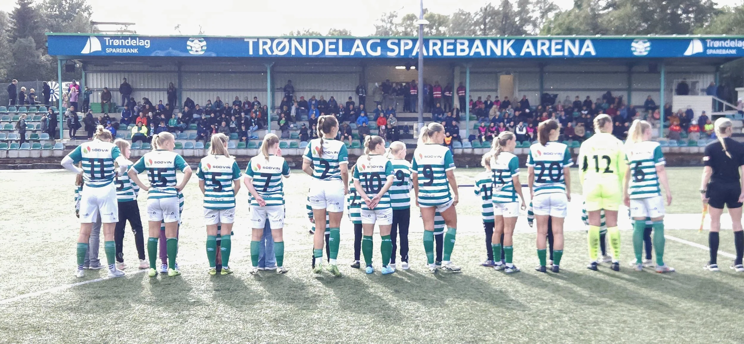 Familiedag og fotballfest ga viktig poeng til damelaget
