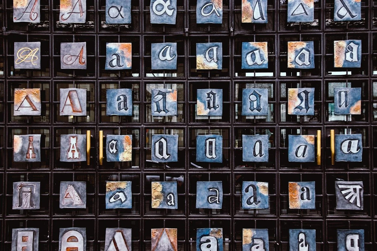 Tipografía y gráficos en vídeos: Informar sin distraer