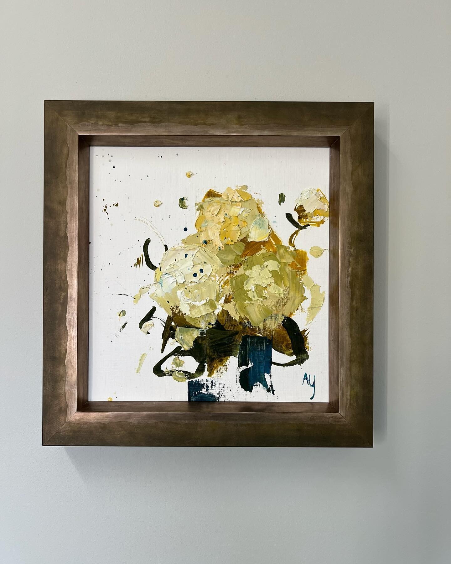 One of my small works on paper has found a forever home! I love to see my work custom framed and hanging! Such a treat. ❤️
.
.
#floralpainting #oilpainting #workonpaper #hydrangeas #hydrangeapainting