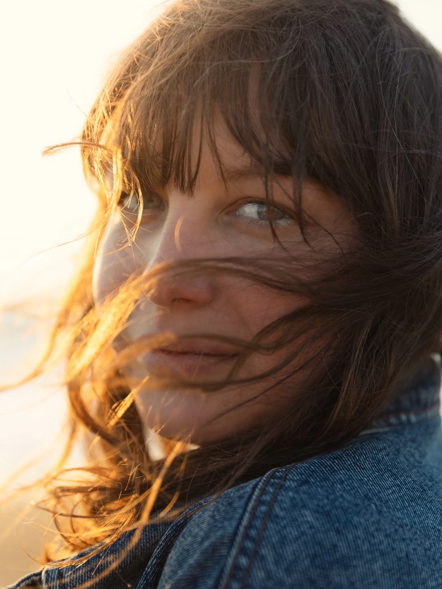 La magie des sunset 🌅
On court souvent pour ne pas les rater et une fois sur place, cette lumi&egrave;re dor&eacute;e nous hypnotise, nous apaise  et nous fait tout oublier&hellip; m&ecirc;me l&rsquo;objectif 📸 

#seancephotosunset #seancephotoland