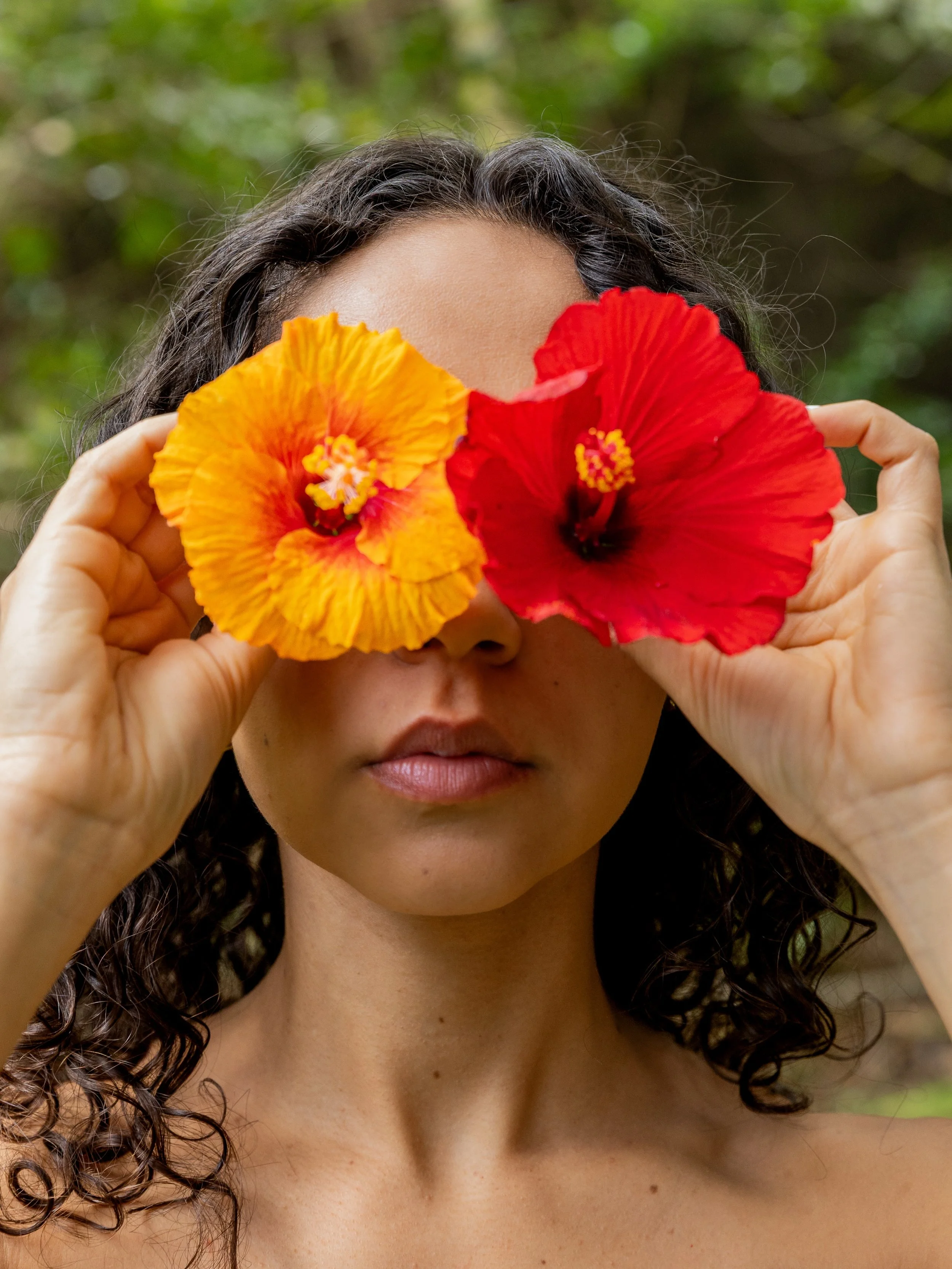 La deuxi&egrave;me partie de cette s&eacute;ance 😍🌺🌿 

Je ne transforme pas mes clients en contenu.
Et l&agrave; je viens de poster un projet photo que j&rsquo;avais en t&ecirc;te depuis longtemps. 

Un projet simple, n&eacute; d&rsquo;une envie p