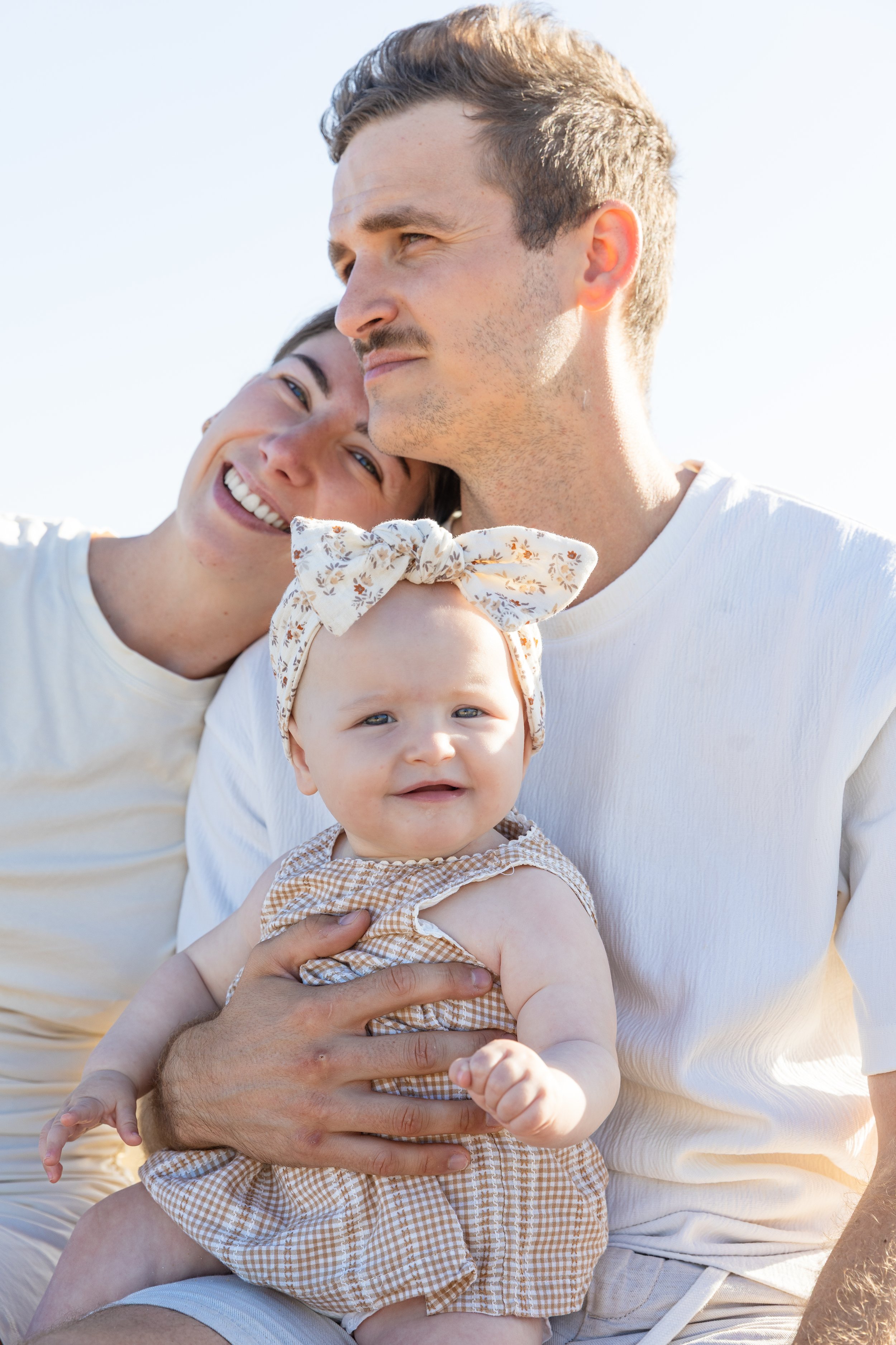 Marine = photographe mariage + couple/famille/maternité + Landes/Pays Basque + approche naturelle et humaine.