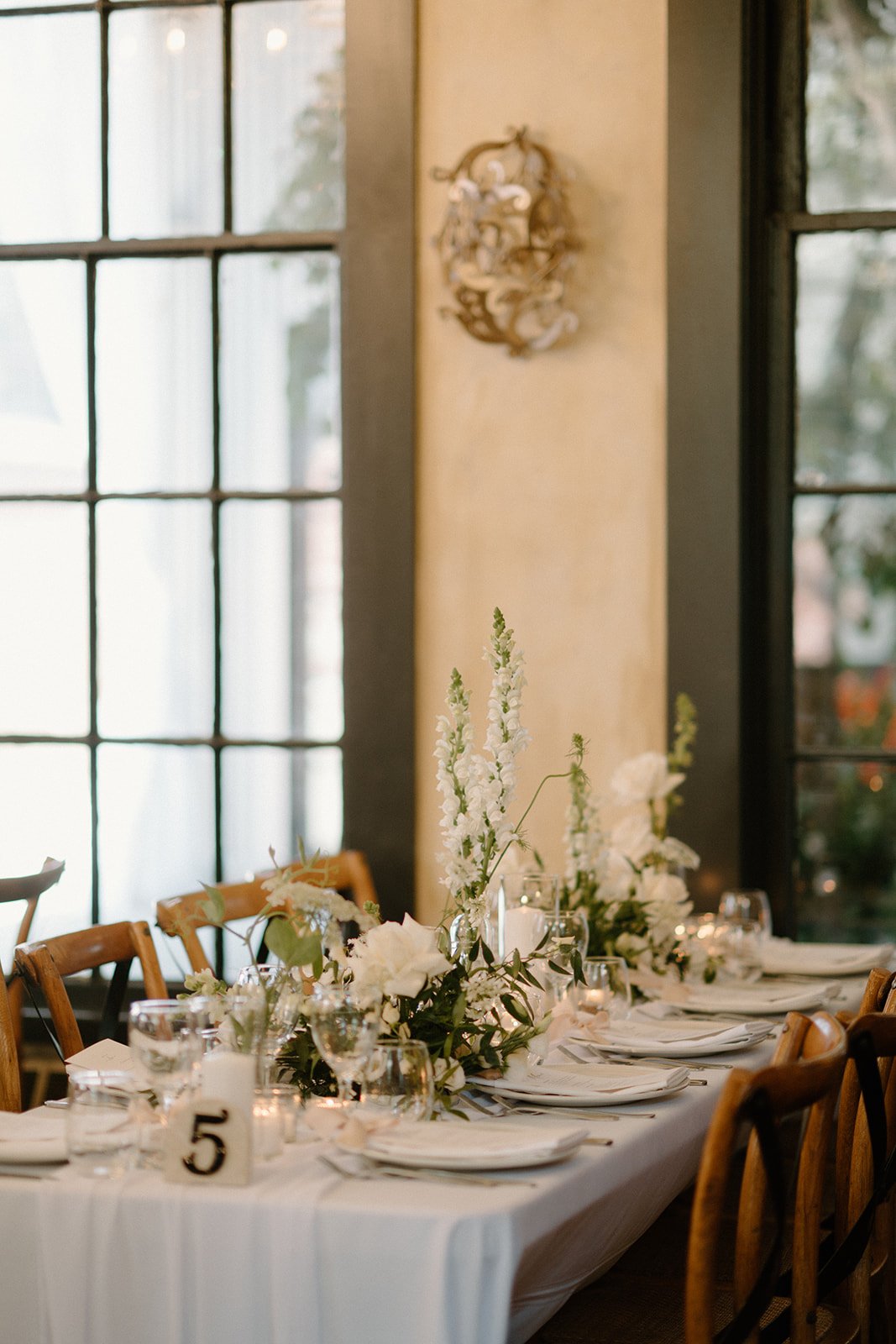 Luxury floral centerpiece with premium blooms styled by Dereves, Toronto wedding floral design expert.