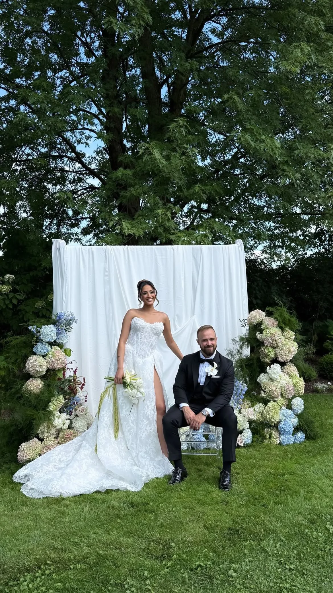 High-end white floral arrangement with rich volume styled by Dereves Studio, perfect for expensive-looking Toronto weddings