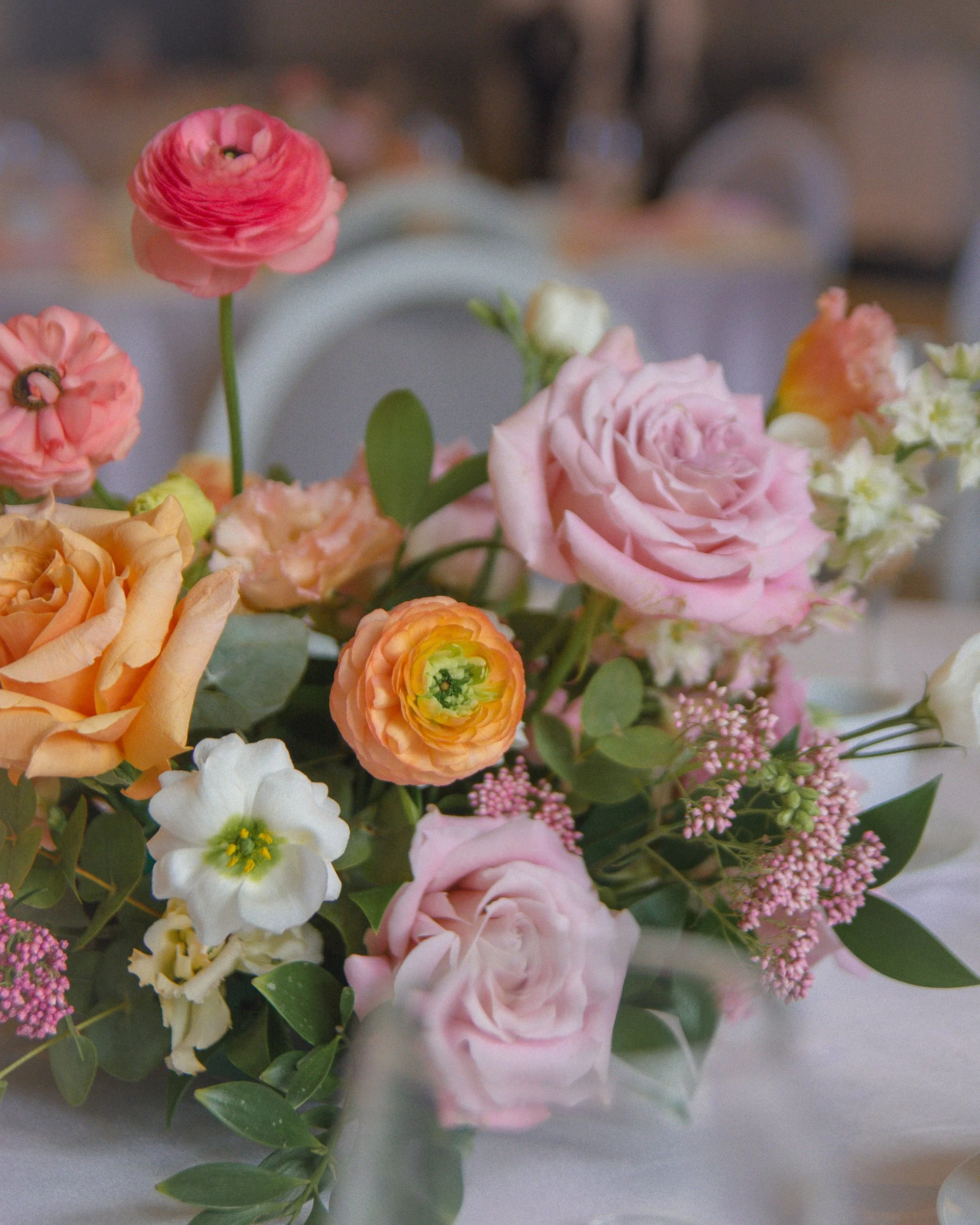 Derêves is a floral design studio for weddings and events in Toronto