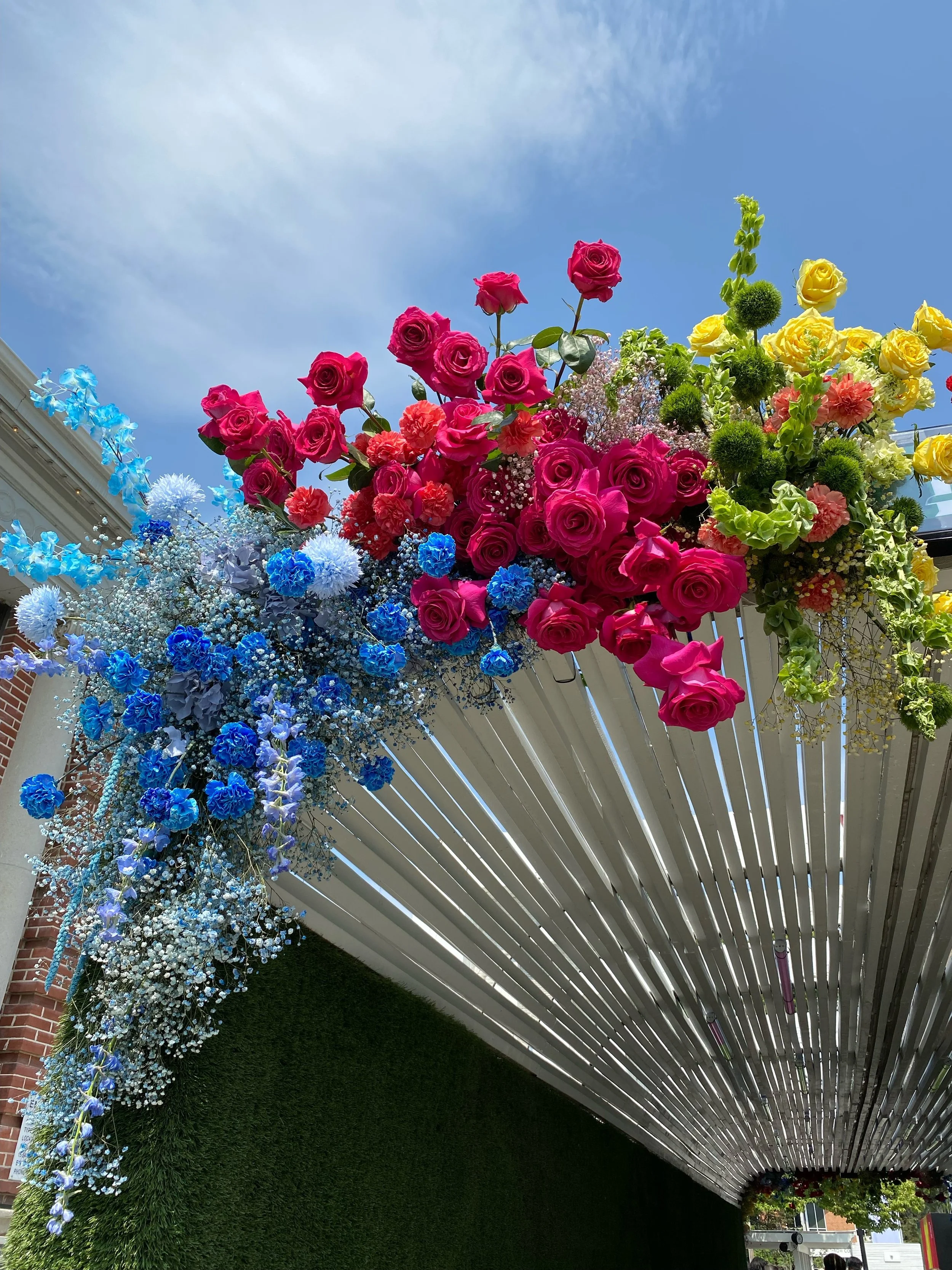 Contemporary floral installation in Toronto designed to complement the architecture of the venue