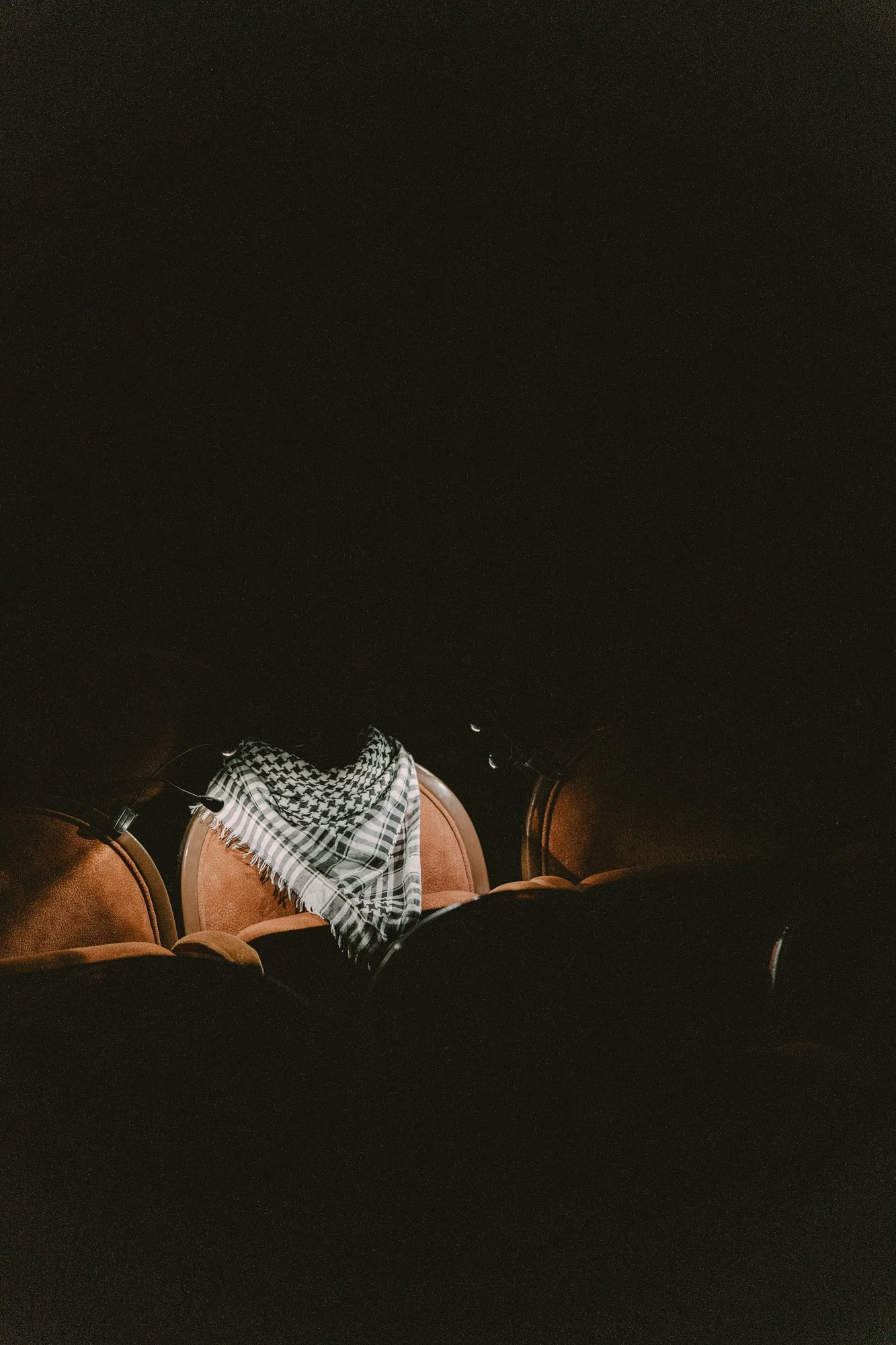 mihaelhrustelj_strune_september2025_fotonezaternik_splet-79.jpg