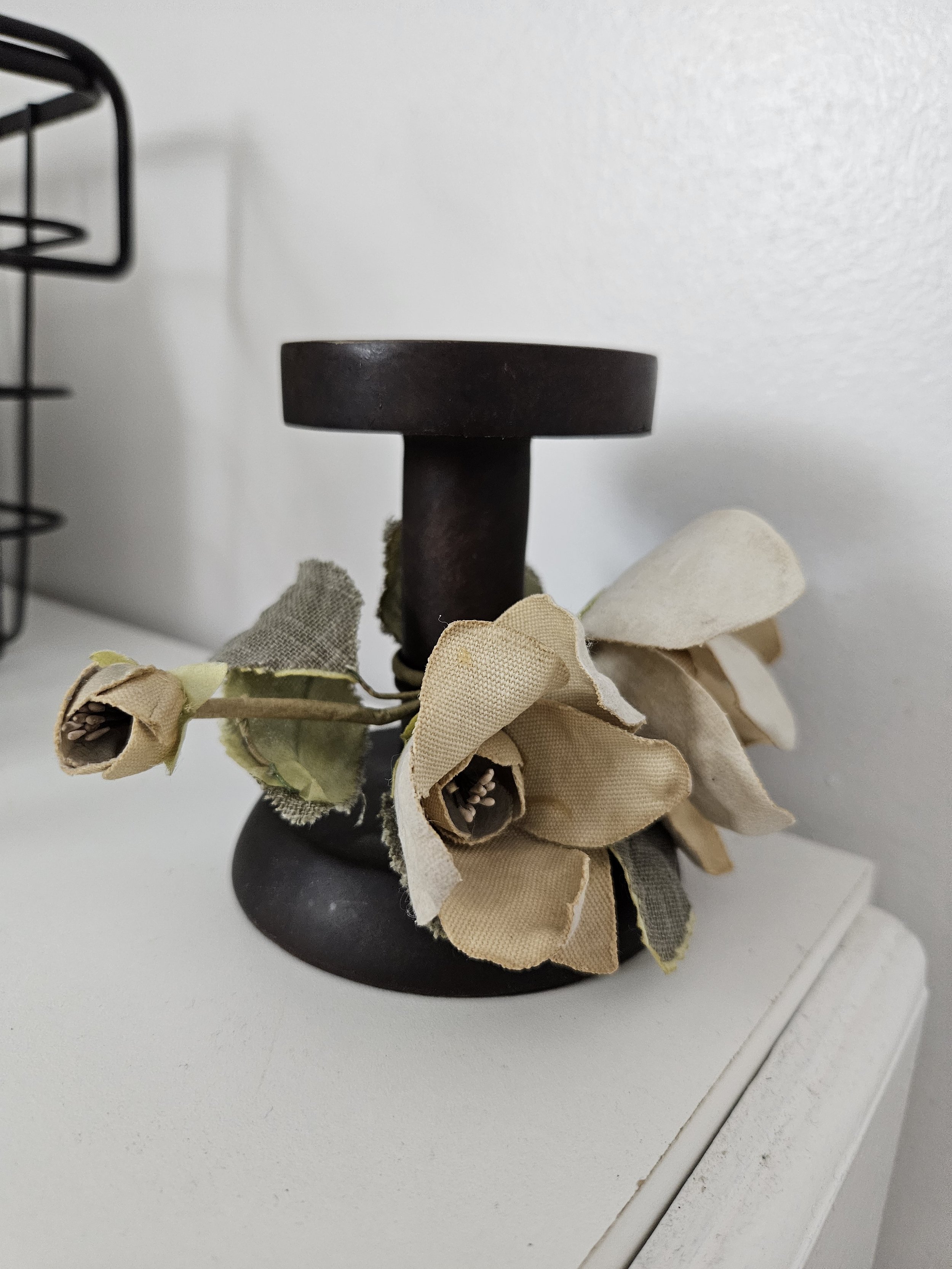 pretty vintage spool/riser