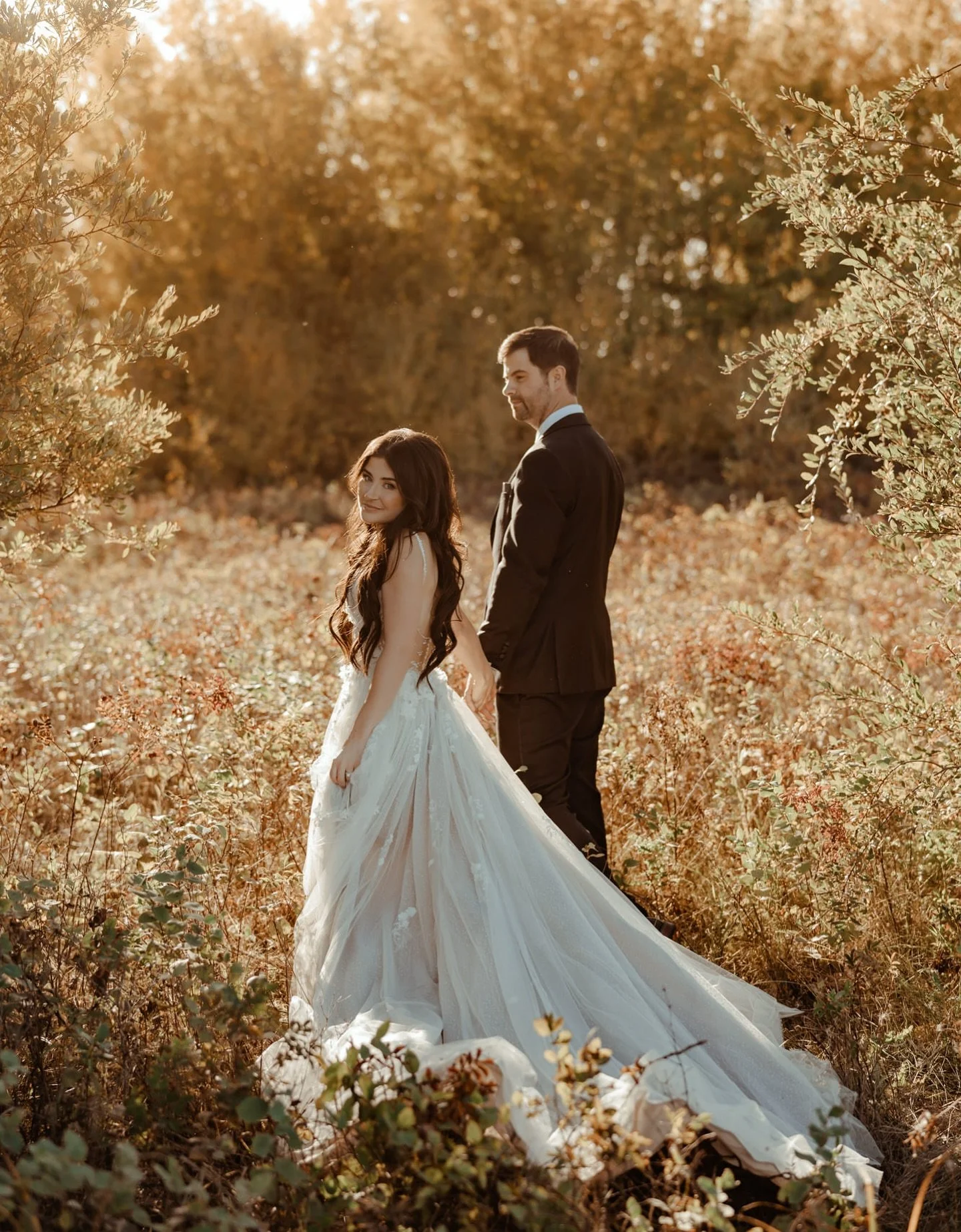 Finishing up fall.
Yesterday I sent out three fall galleries, today more will head out ( including this beautiful wedding day! ) we have been editing our hearts out on what was a wild , wonderful and incredible busy fall just in time to shoot 4 weddi