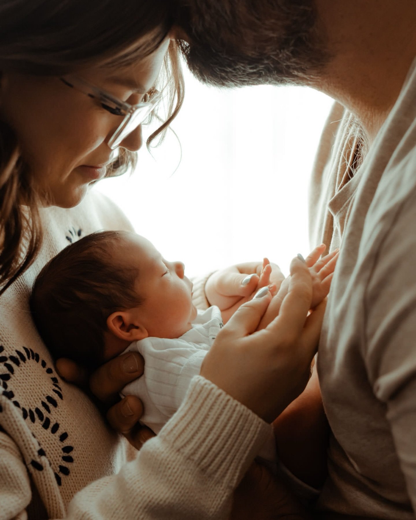 Studio newborn sessions, a mix of family and tiny details. I&rsquo;ve actually had people asking lately if I&rsquo;m still taking lifestyle work because I haven&rsquo;t been posting it as much. Well the answer is very much yes! I just have chosen to 