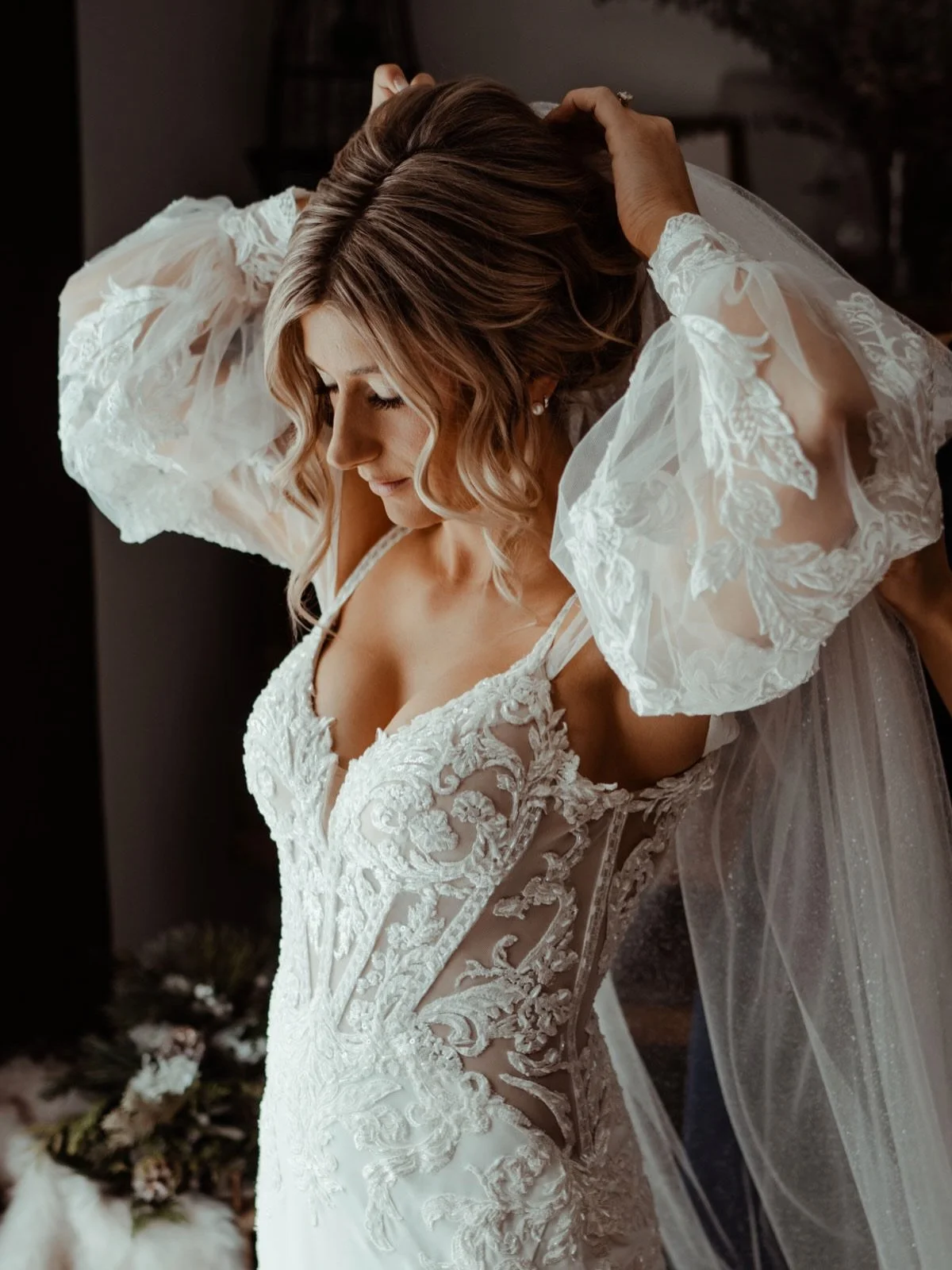 Un-edit with me. As I work to finish the last edits for this day , whichhhh I am completely obsessed with and can&rsquo;t wait to send off!!
I thought it would be fun and educational to show a little before and after of how I edit and how I shoot kno