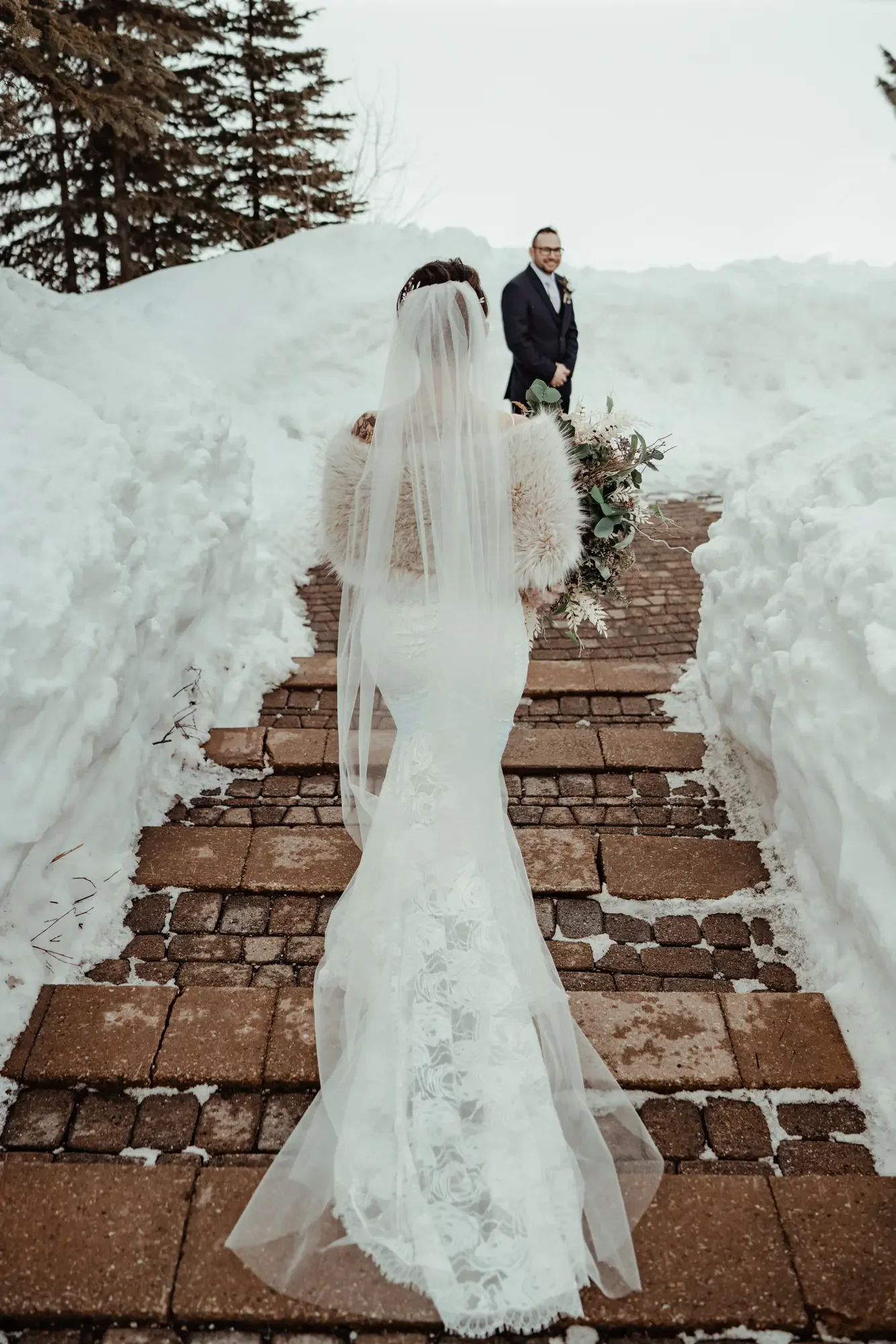 winter-elopement-photography-at-emerald-lake-lodge1.webp