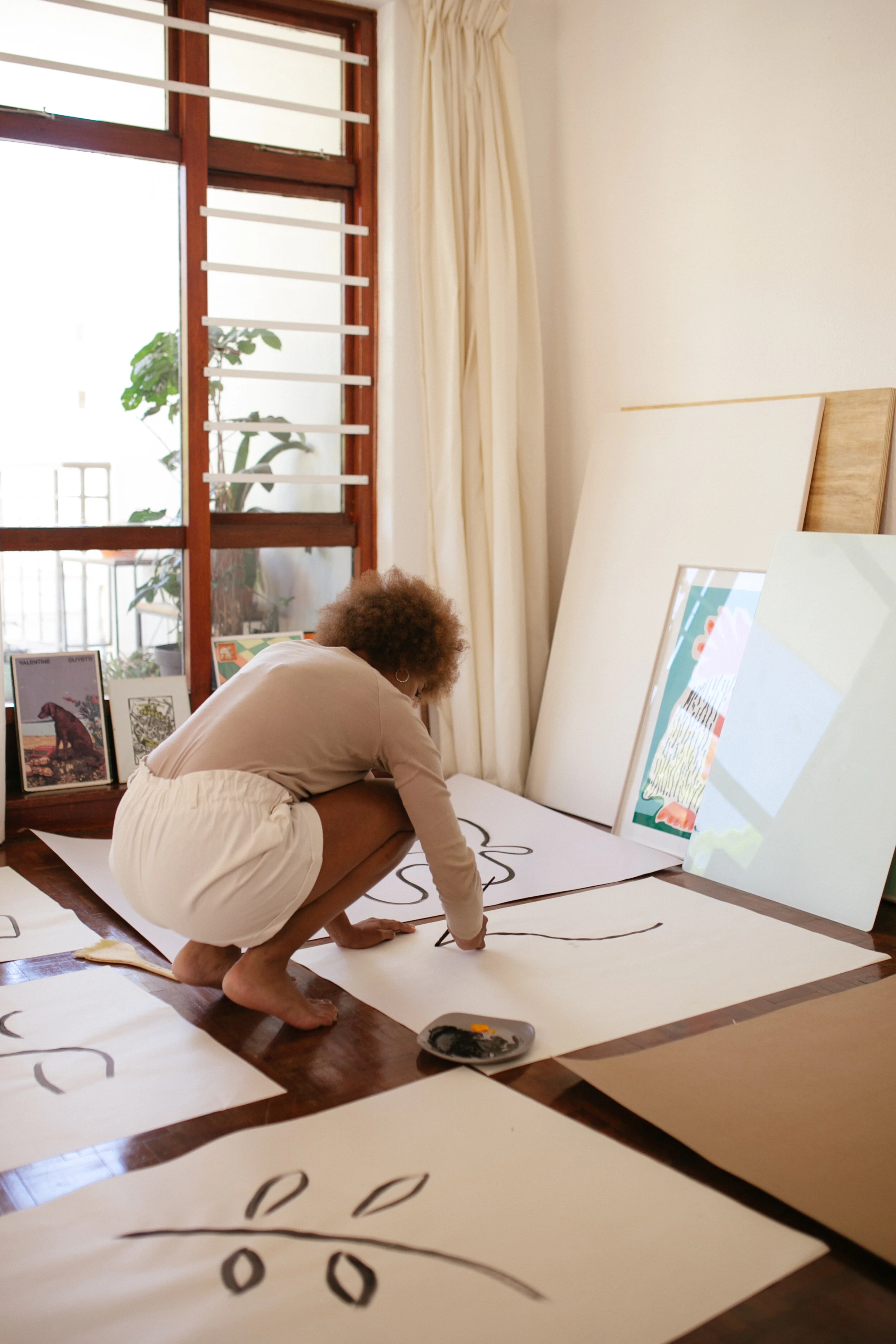 woman-in-white-t-shirt-sitting-at-the-table-3817658.jpg