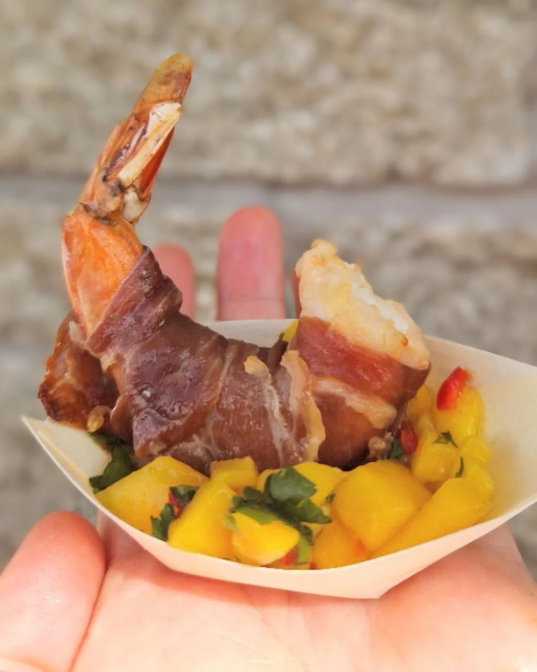 These parma ham wrapped prawns over a bed of mango salsa have been such a popular request they've made it to our buffet list. 🍤 🌶️ 
If you are thinking of hosting this festive season get in touch to book, we still have space left for Dec! Tag someo