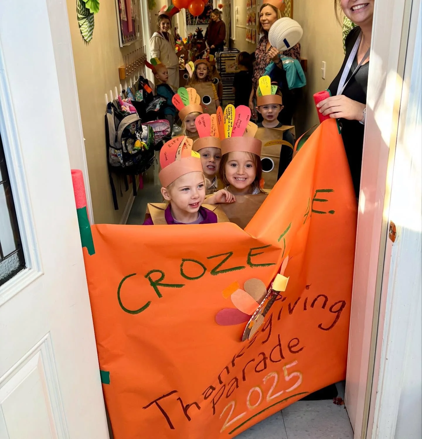 Happy Thanksgiving from all of us at Crozet Avenue! We hope you have a beautiful time being with the people you love&hellip;and days full of LOVE, WONDER, and PLAY!

#crozetavenue #crozetavepeaches #gobblegobble #happythankgiving🦃 #preschoolerparade
