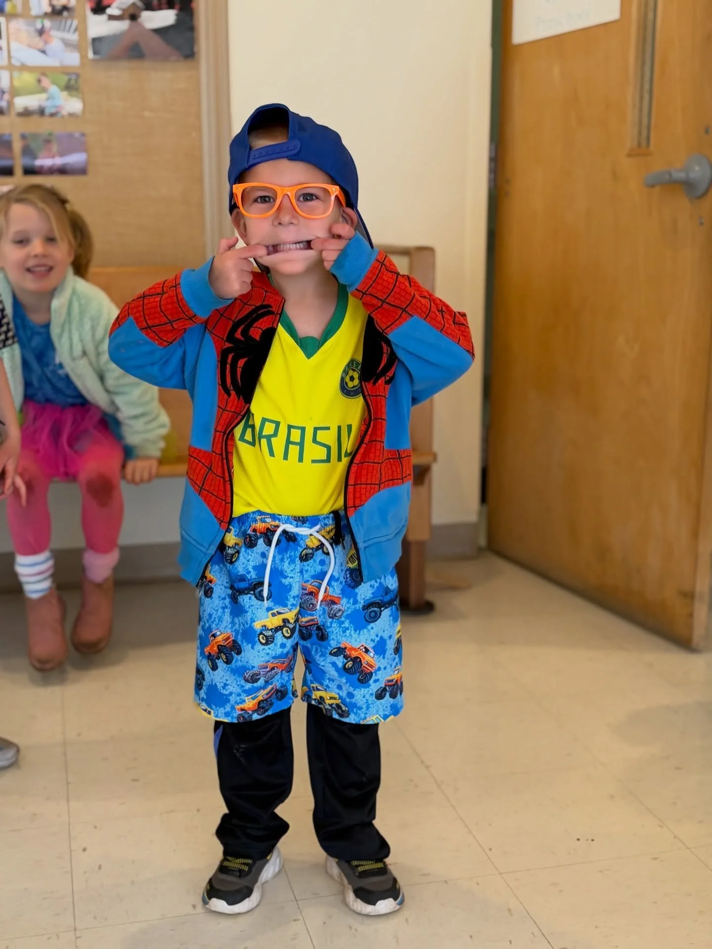 Things got a little wacky over here with these Peaches on Wacky Wednesday! 🤪

#crozetavenue #crozetavepeaches #readacrossamerica📚 #wackywednesday
