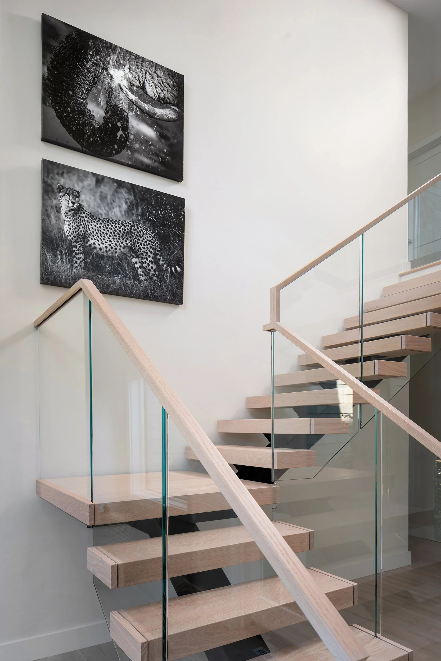 quogue_beach_house_glass_stair_natura_interiors_01_WEB.jpg