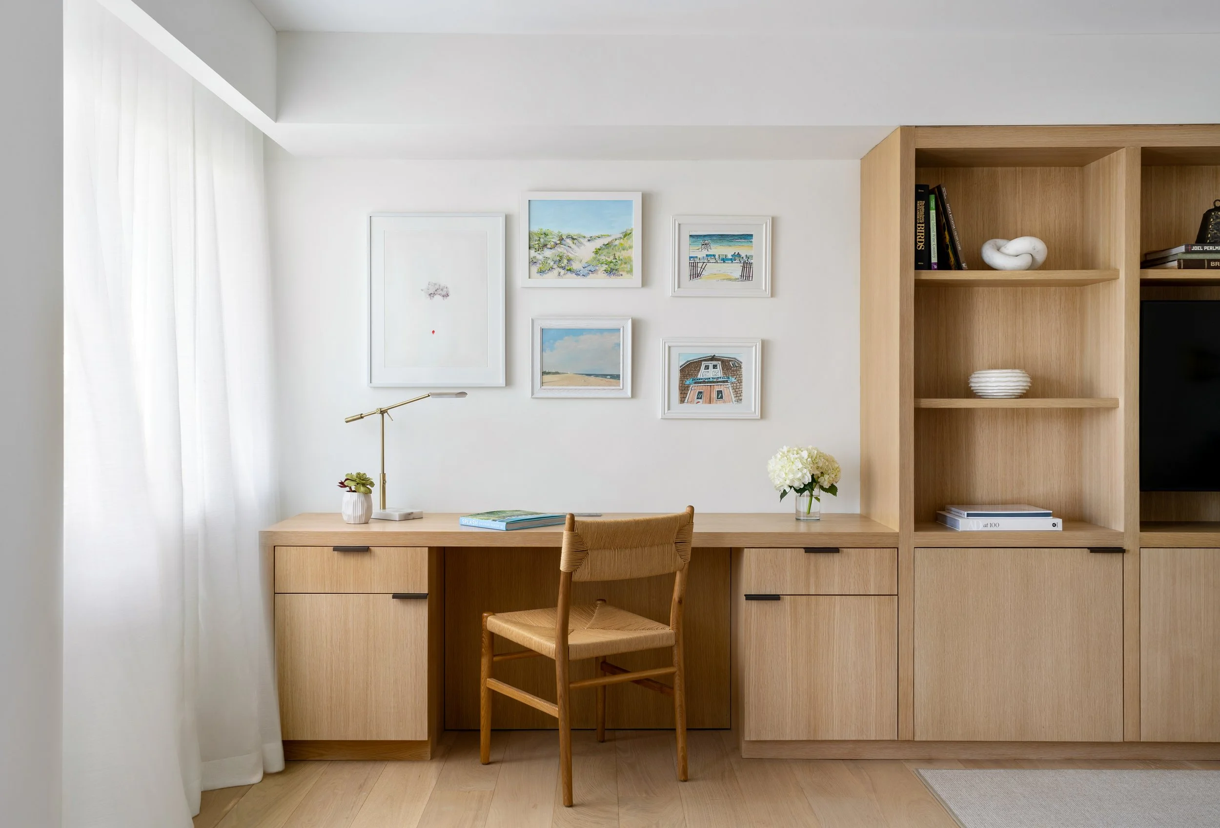 coastal_modern_custom_millwork_hamptons_beach_house_01.jpg