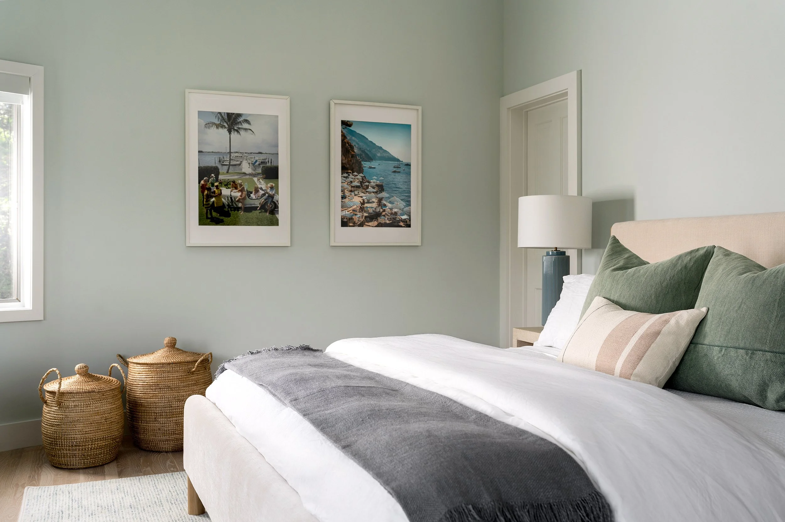 quogue_beach_house_seaglass_bedroom_natura_interiors_04_WEB.jpg
