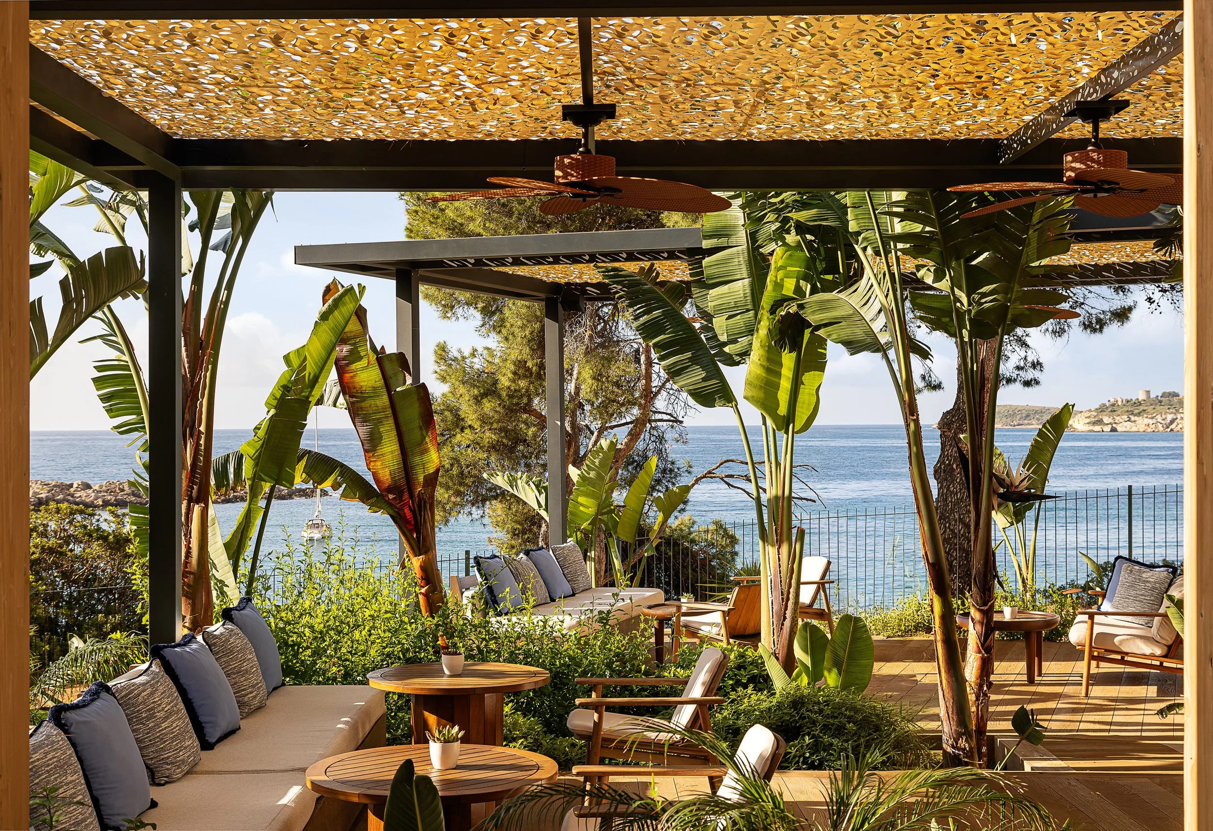 Jan Malkovsky_Luxury Guest Room_ St Regis Mardavall Mallorca Resort_Spain-10.jpg