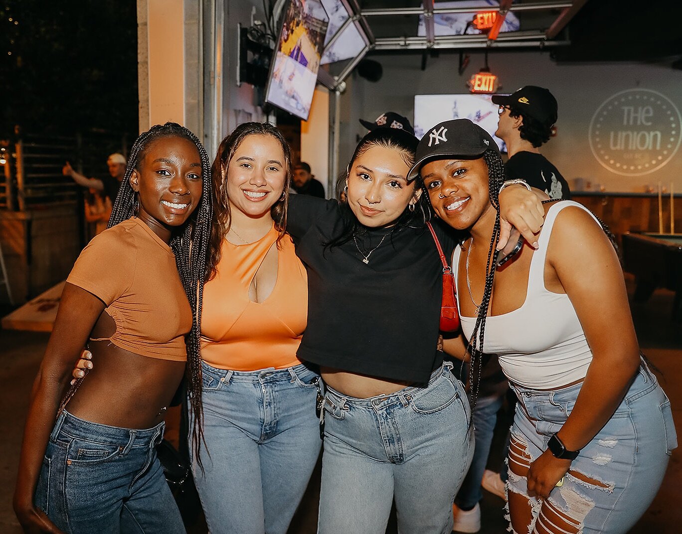 Who says GNO can&rsquo;t be on a Monday? Grab your squad and head to the U - it&rsquo;s half the price and double the fun all night long! 🍻

50% OFF the entire bar every Monday‼️