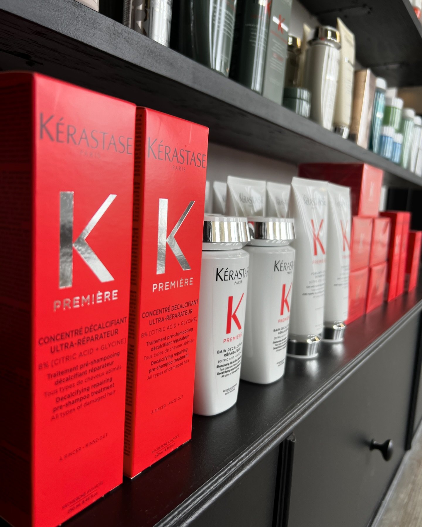 ⚡️You have calcium buildup⚡️ 

We all experience calcium buildup from our water, and now we have a solution. @kerastase_official NEW Premi&eacute;re is the answer. 

A decalcifying and repairing system for all hair types. 

Calcium turns hair brittle
