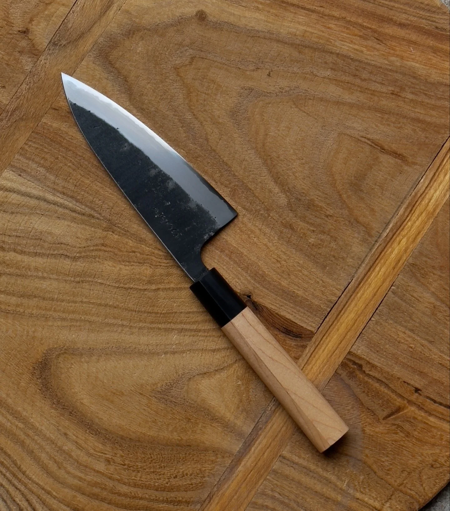 6.5&rdquo; Funayuki 

Iron Oxide infused Epoxy and Curly Maple

Maybe my favorite knife shape. 
Really trying to get cleaner and cleaner. I realized there is a small delamination on the spine after polishing 😤 still functional by all means but man t
