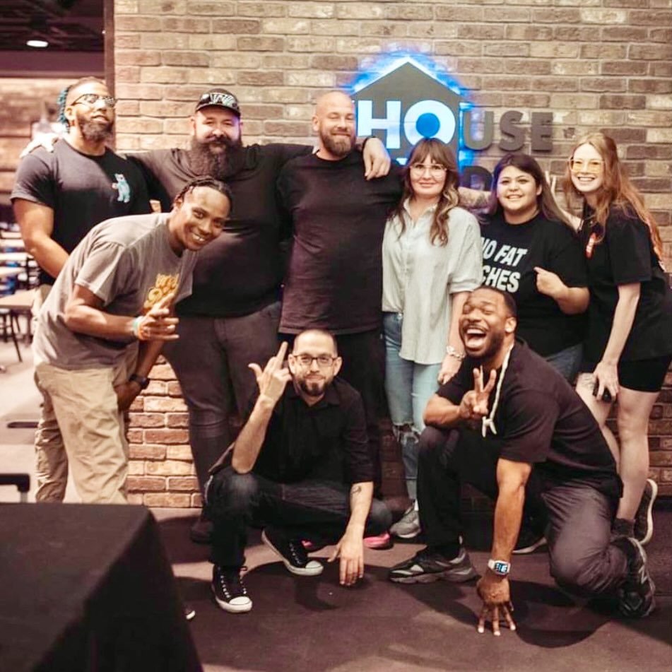 Having a 🔥 time in Arizona. Always a fun room at the @houseofcomedyaz 🌵 And, I made it to the top 4! So, I&rsquo;ll be back soon for more pokey plants and ha-has.

#arizona #comedy #houseofcomedyaz #womenincomedy #comedyclub