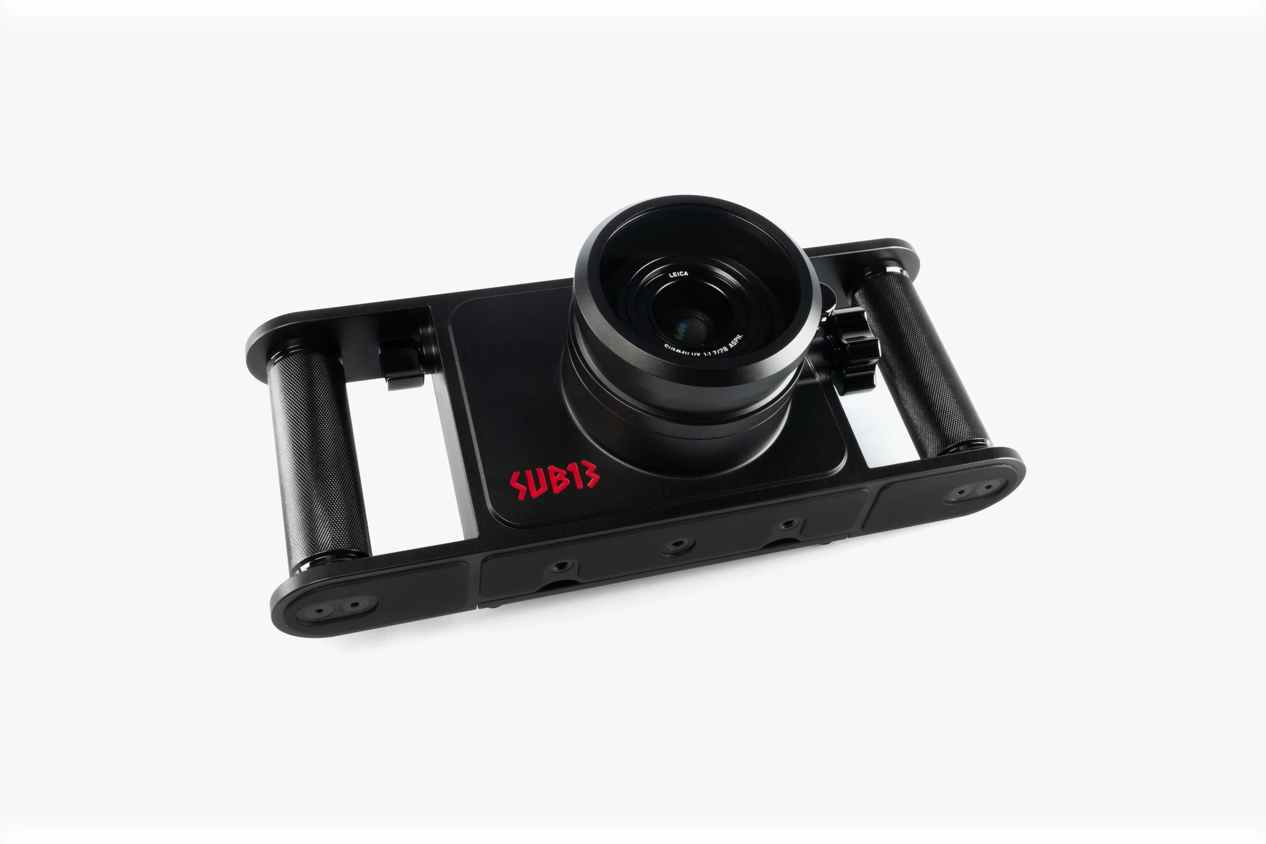 SUB13 builds underwater housings for Leica cameras for underwater photography.