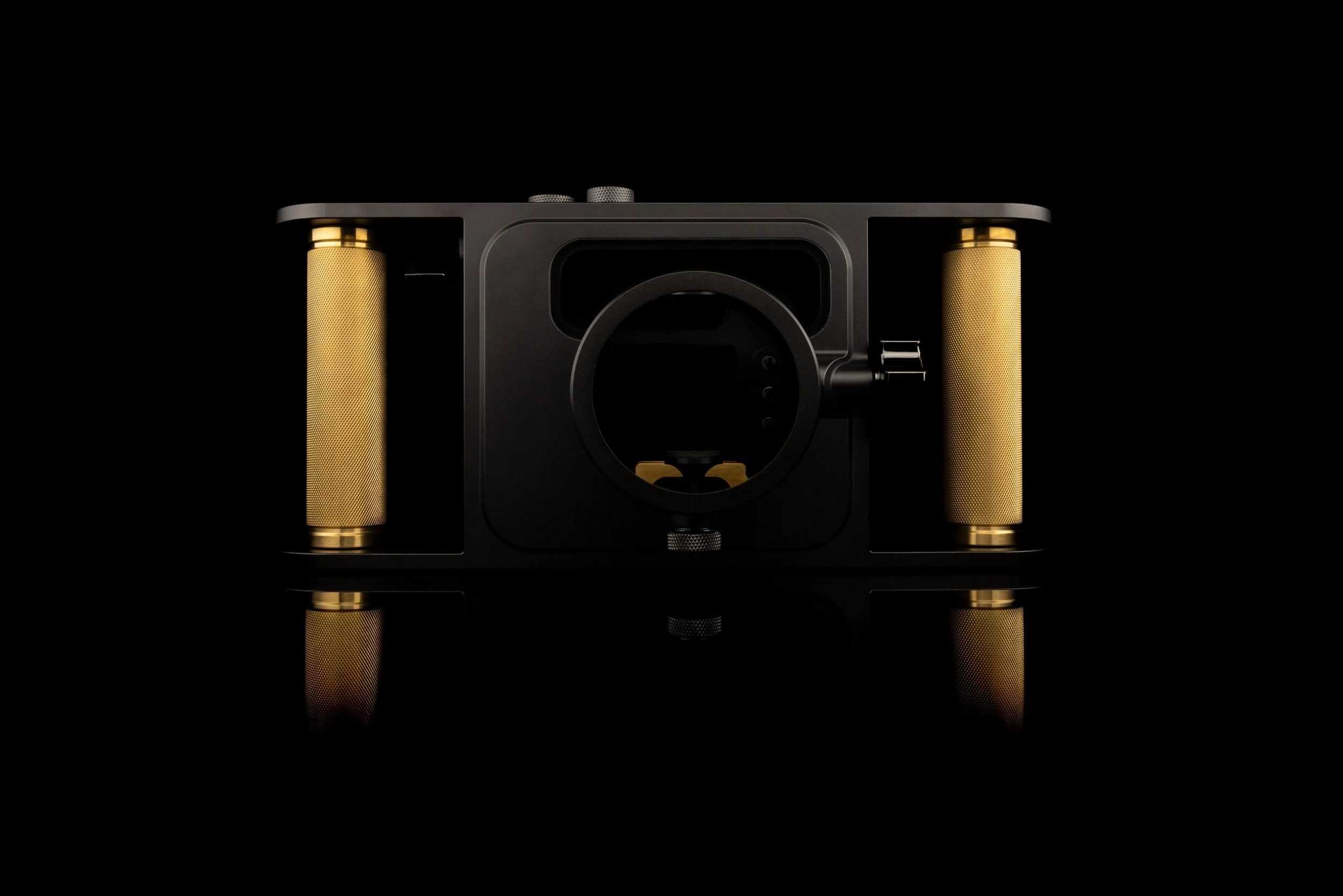 SUB13 Leica M10 and M11 underwater housing supports 8 Leica M lenses for underwater photography.