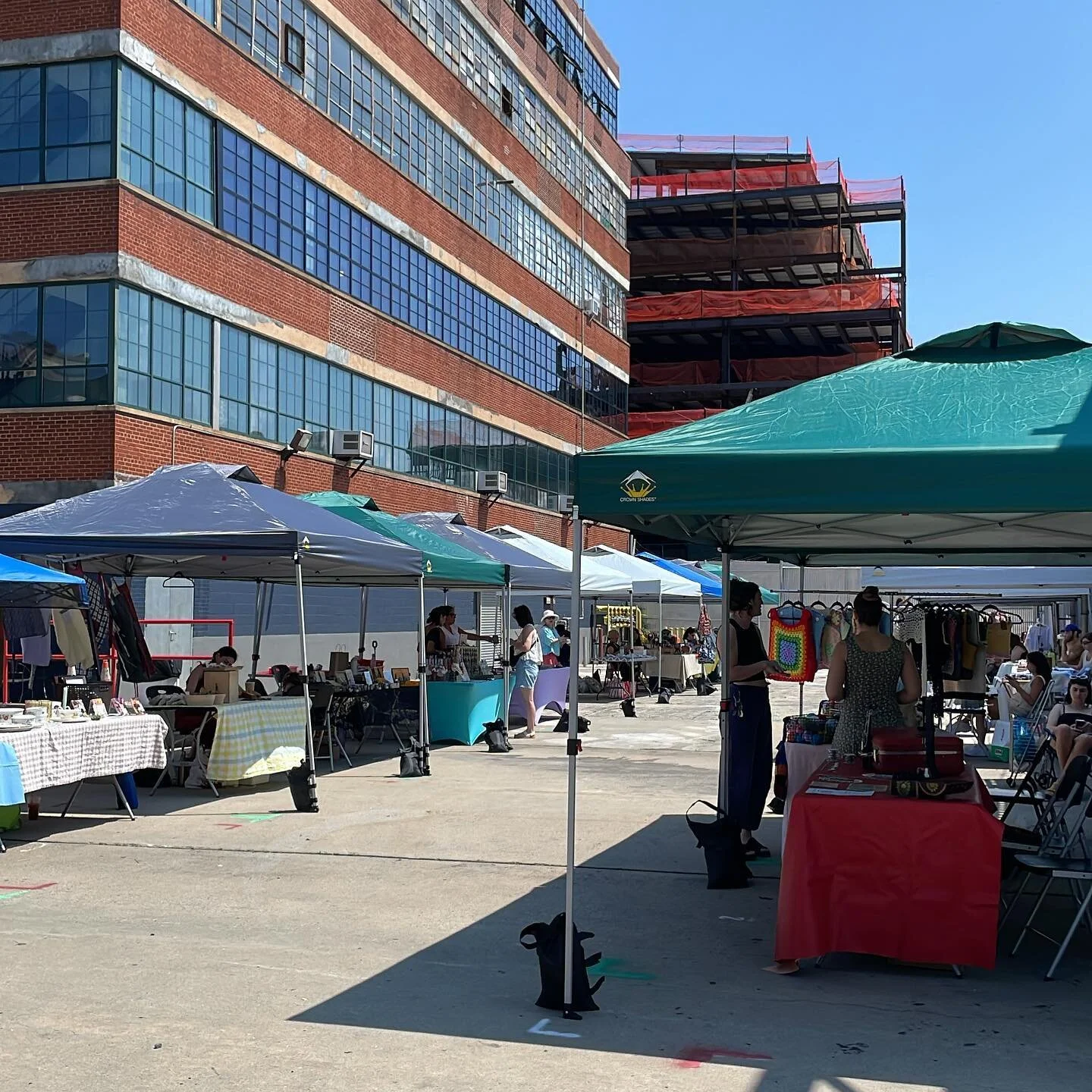 We will be here until 6pm!! Stop by at 275 Calyer Street &hearts;️

#greenpointhandmade #greenpoint #makersmarket