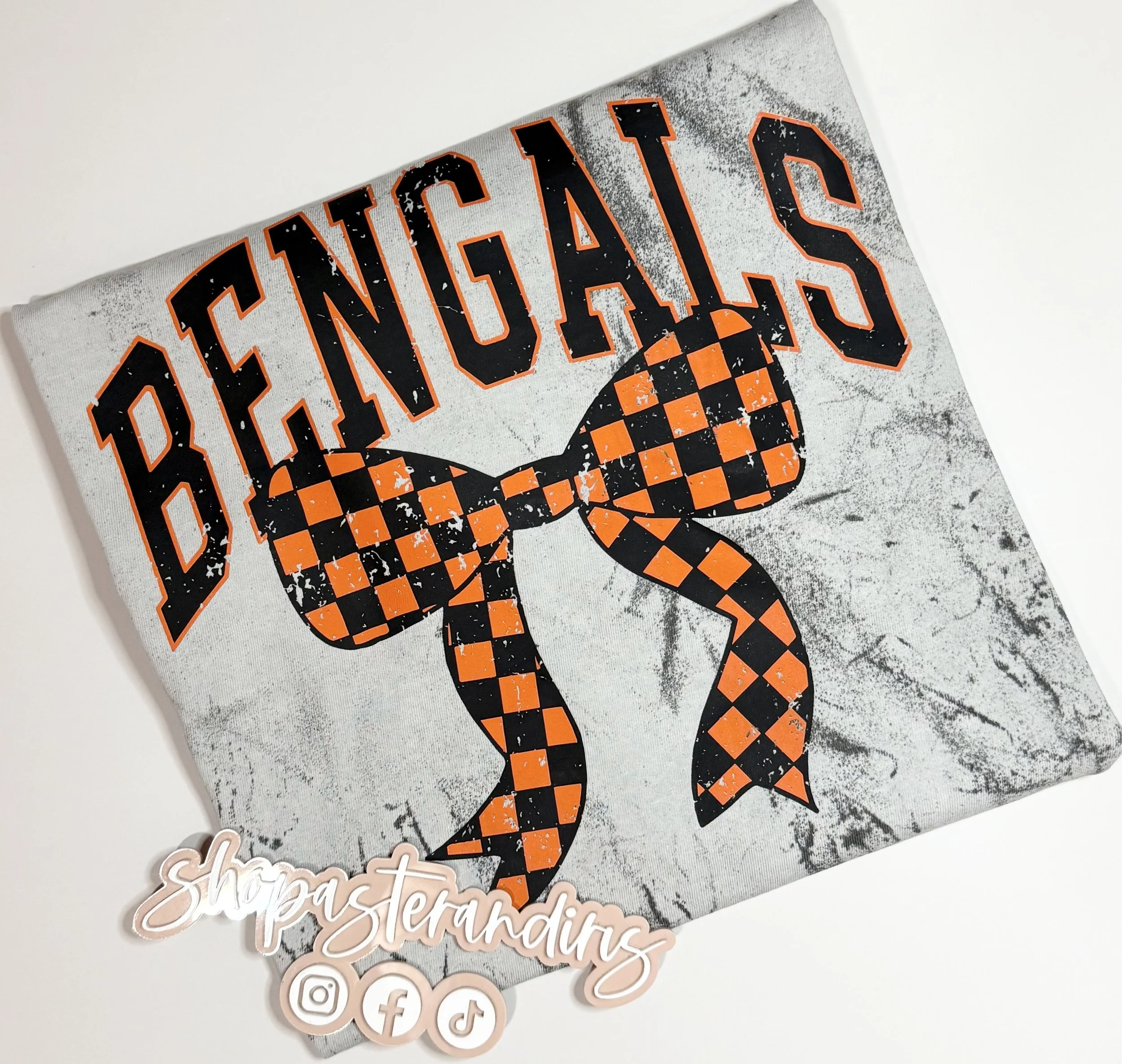 Bengals T-shirt with checkered bow