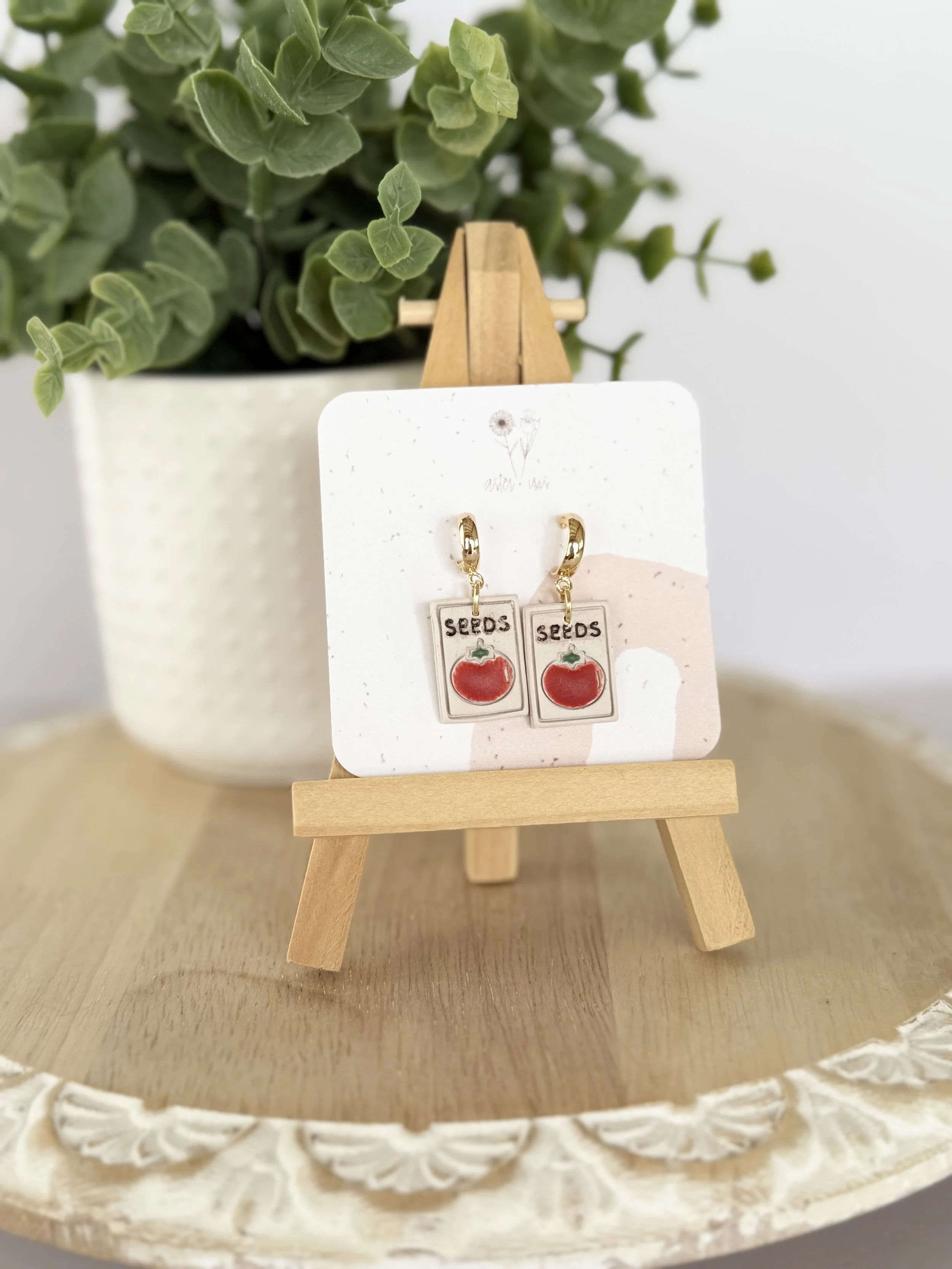 Tomato seed dangle