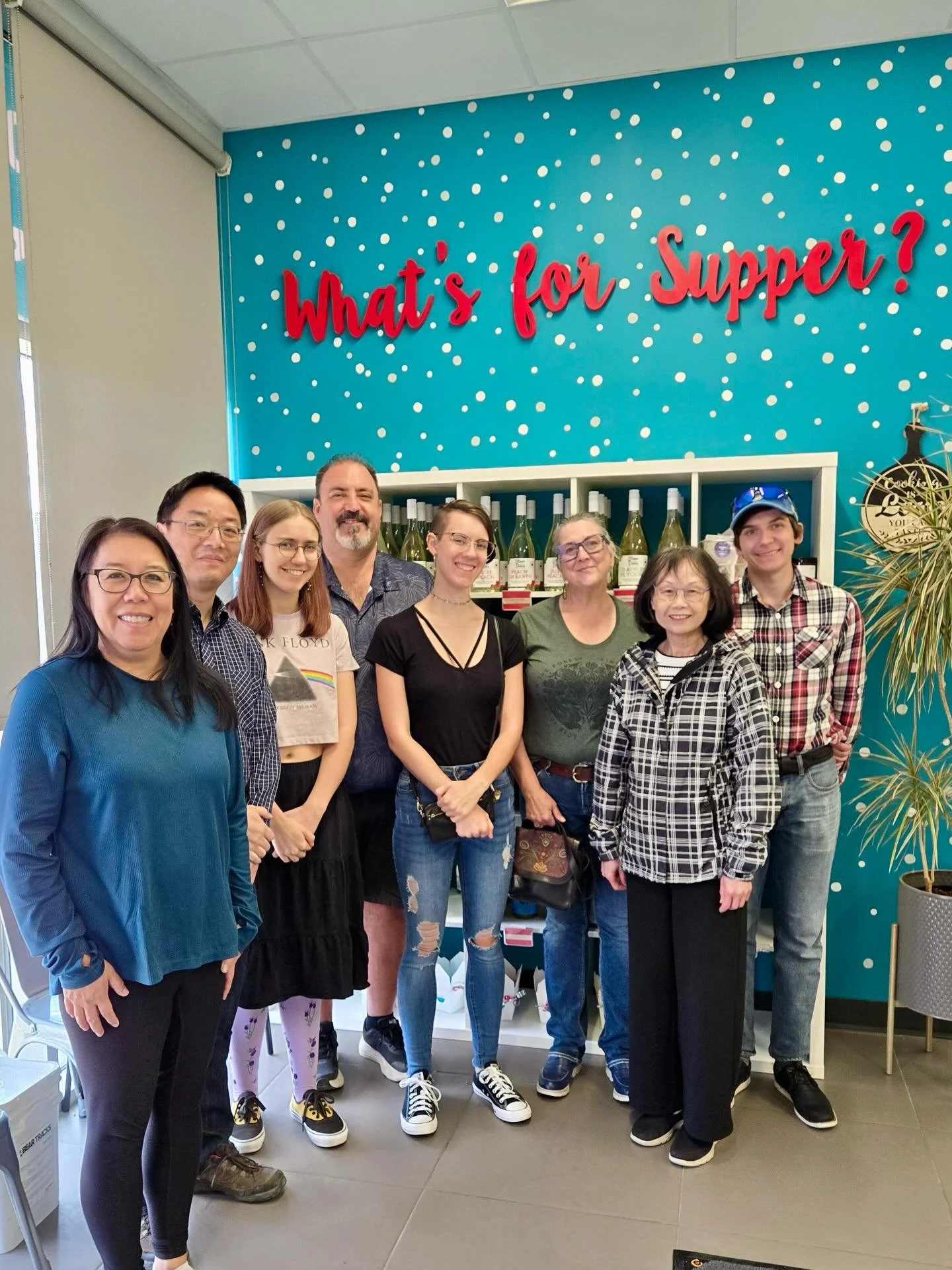 💜 Thank You, Foresters Financial! 💜
 
A huge thank you to Brekke and the team at Foresters Financial for their generous donation of more than 65 Simply Supper meal kits for families living at Wings.
 
The meal kits included favourites like Chicken 