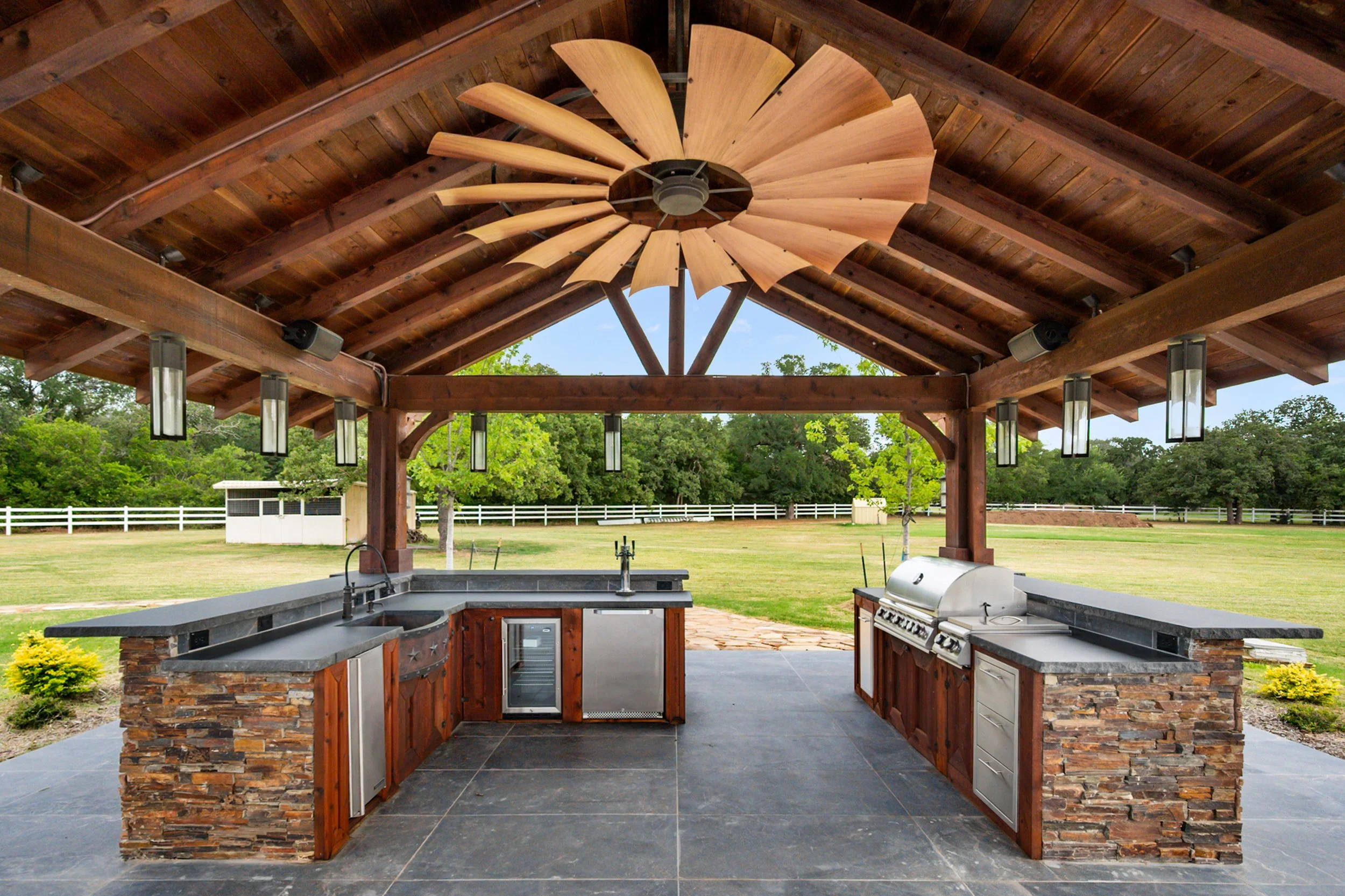 Lasso Works - 1310 Gibbons Rd_7569.jpg