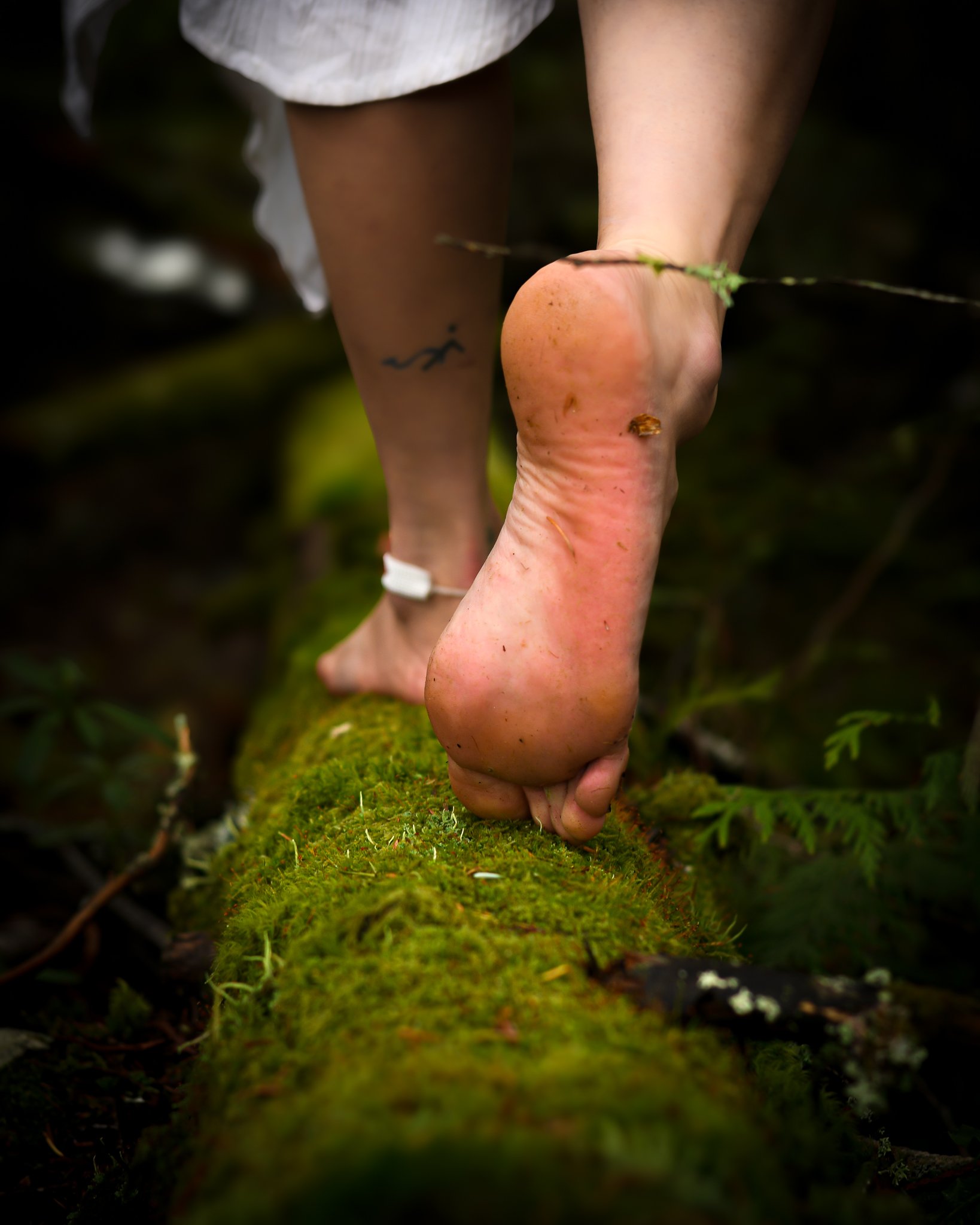 barefoot_forest_goddess.jpg