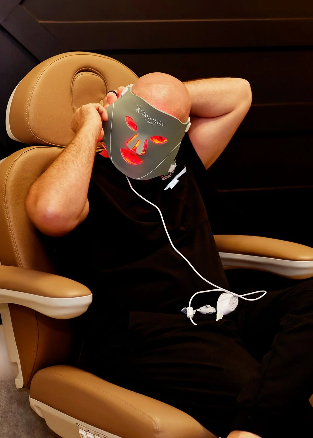 Red light therapy mask for men.