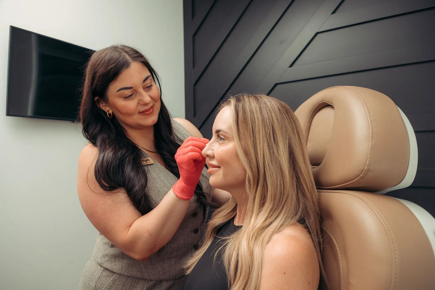 Injector, Alysha, administrating daxxify.