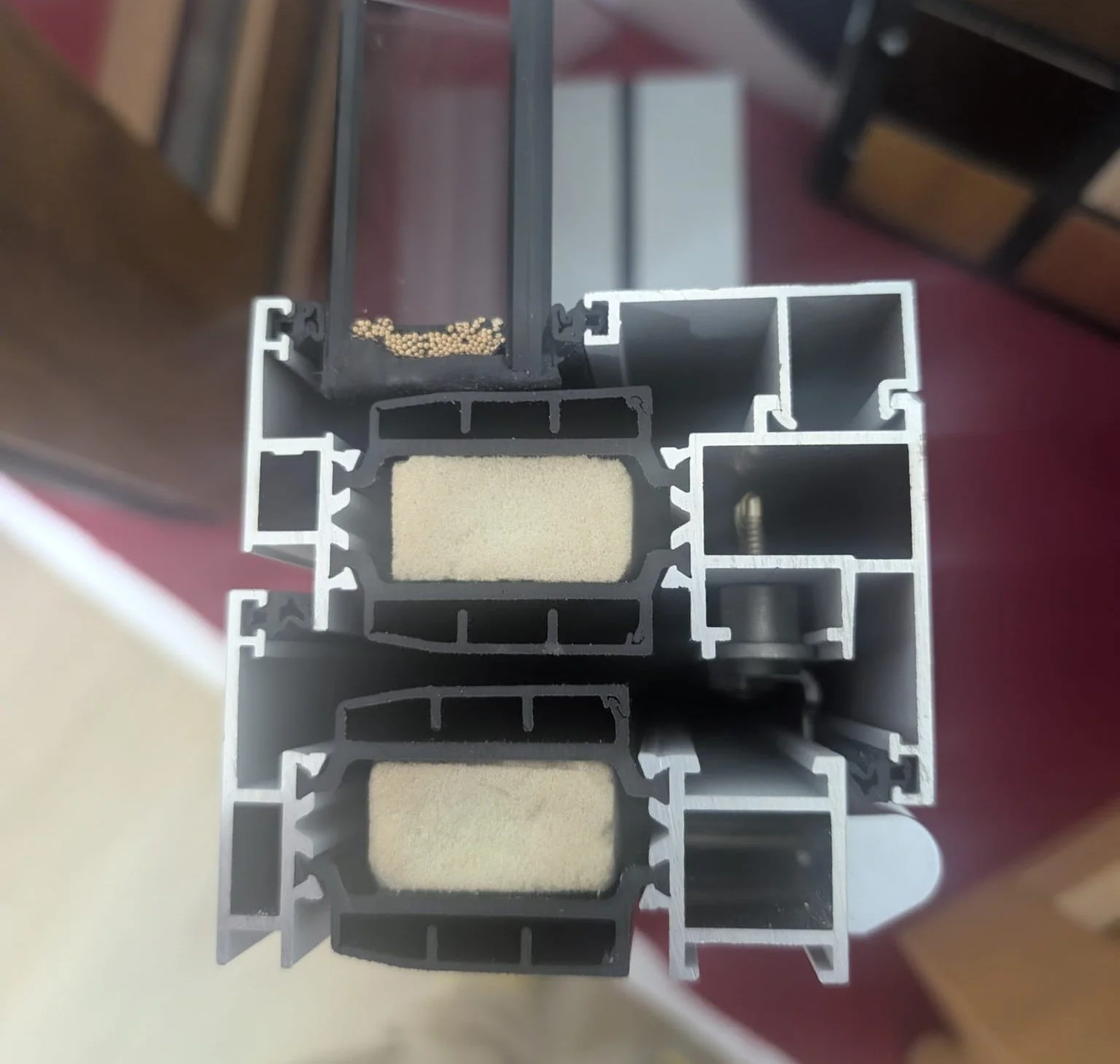 Profilo serramenti in alluminio taglio - termico