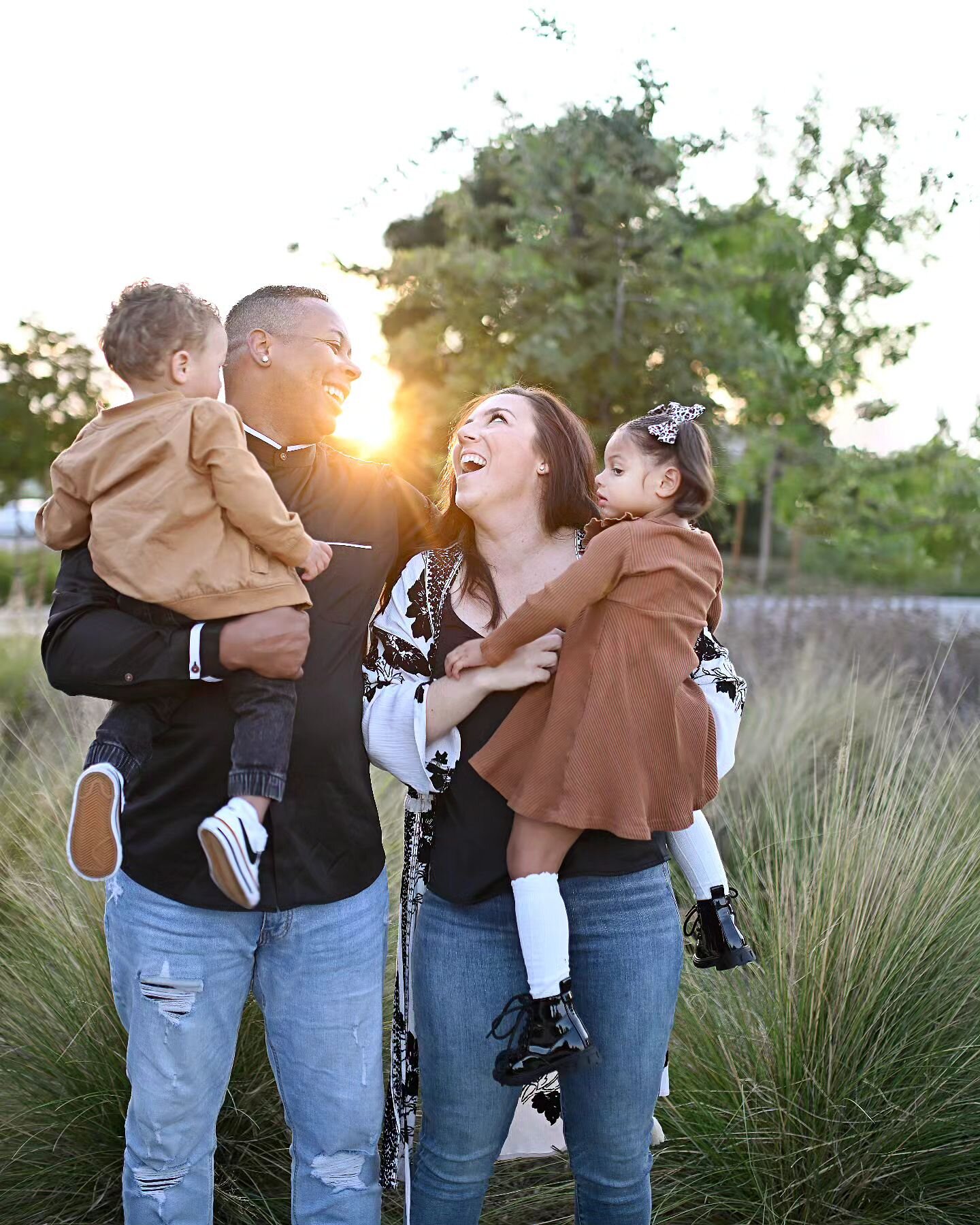 Love moments like these during family sessions! 
.
.
.
.
#santaclaritafamily #santaclaritaphotography #santaclaritafamilyphotographer #avphotographer #losangelesfamilyportrait #losangelesfamilyphotographer #orangecountyphotographer #malibufamilyphoto