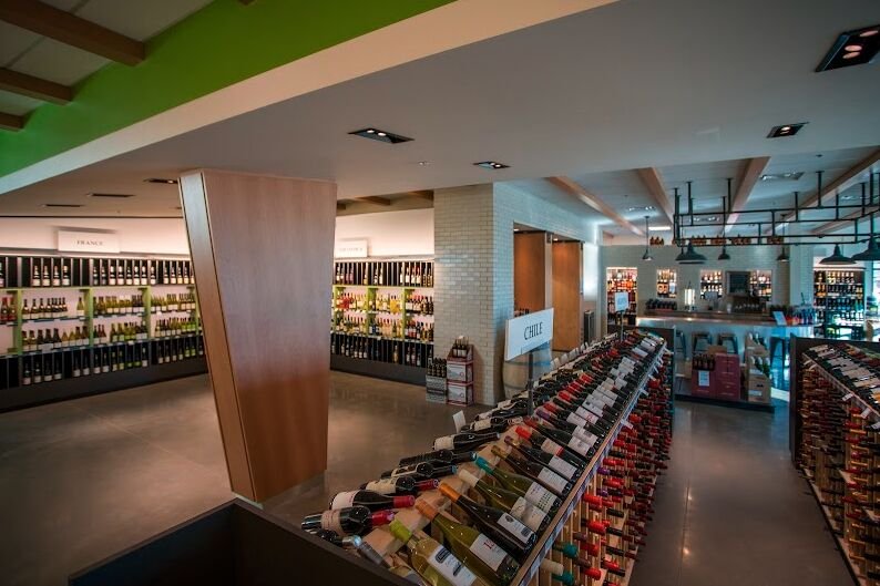 Highlander-Wine-and-Spirits-calagry-alberta-elan-construction2.jpeg
