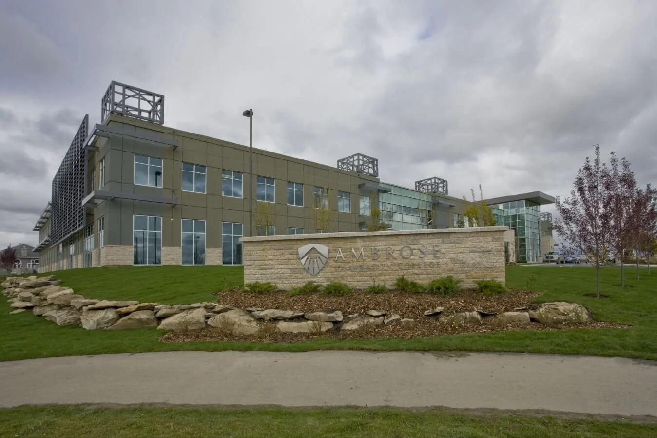 Ambrose University College