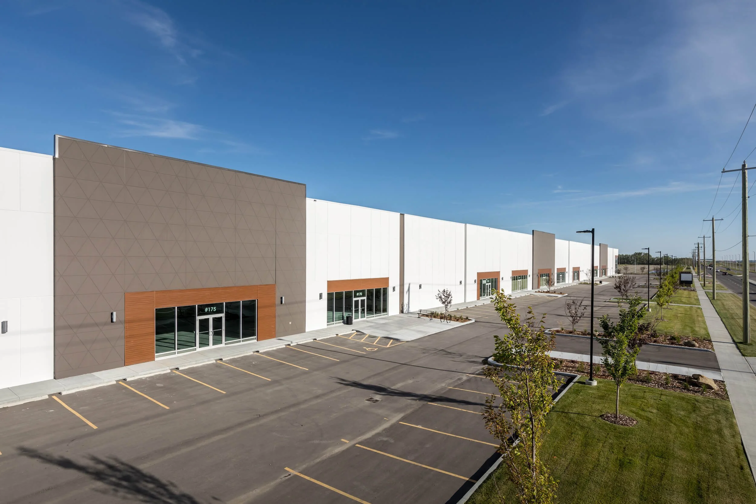 elan-sarcee-operation-work-centre-side-view.JPG