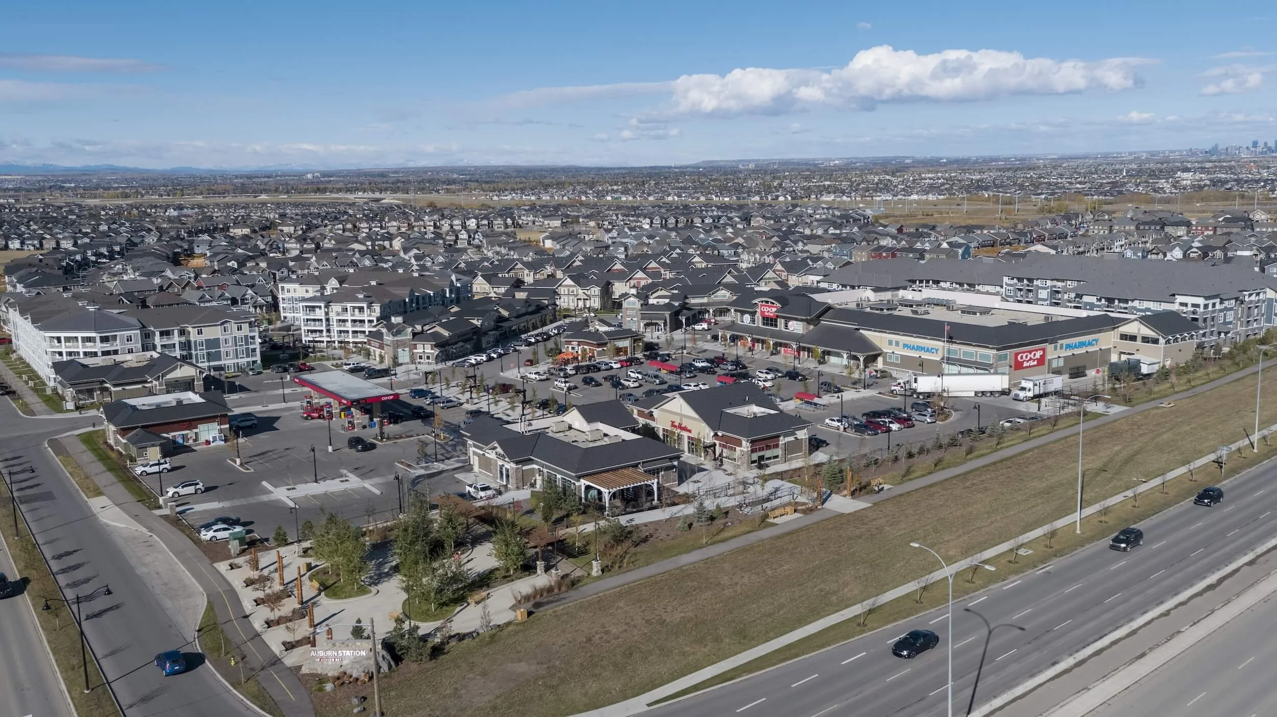 A scene of the neighborhood in auburn bay