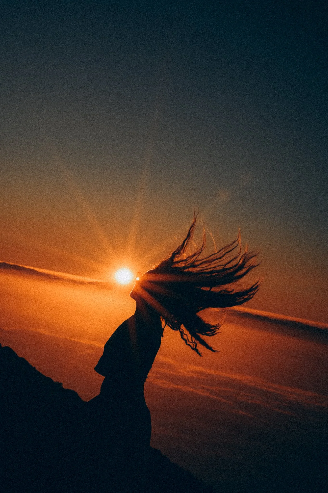 Laura-bloom-photo-sunset-canaryisland-girl.jpg