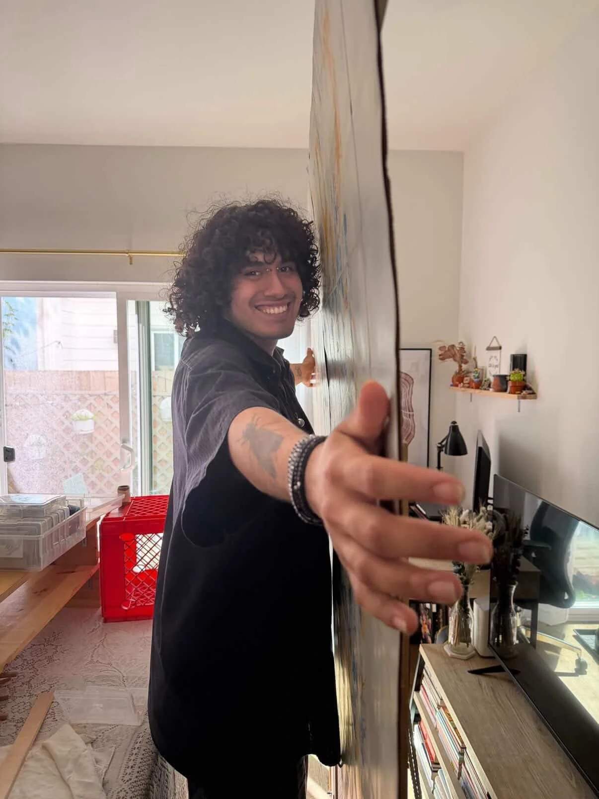 Some behind the scene action featuring @psugd students @ane_toe_knee and @eucadesign as they prep their table for @psugd_behonest next Saturday!