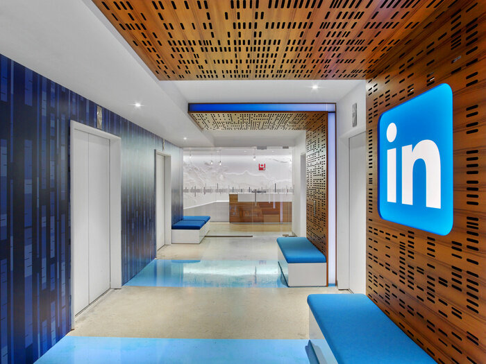 linkedin-toronto-office-design-5-700x525.jpg