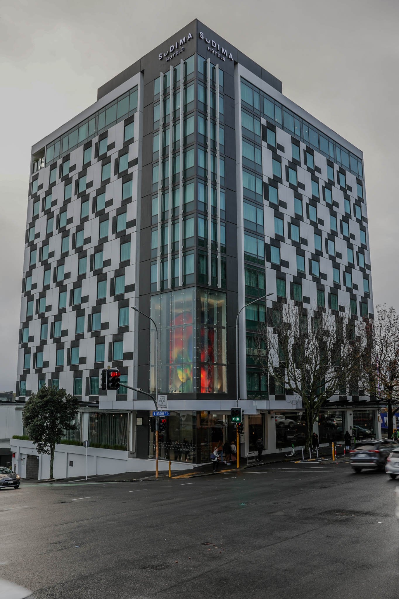 Judy Darragh Ether 2025_Commssioned by Sudima Auckland City Hotel_Day.jpg