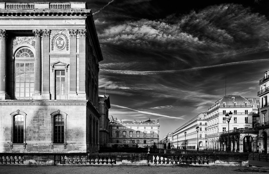 Ian Borthwick, Lesson in Perspective , 2020
Taken on the corner of the Rue du Louvre and the Rue de Rivoli, another graphic example of why Paris is considered the most beautiful city in the world. On the left, the classical perfection of the Easter